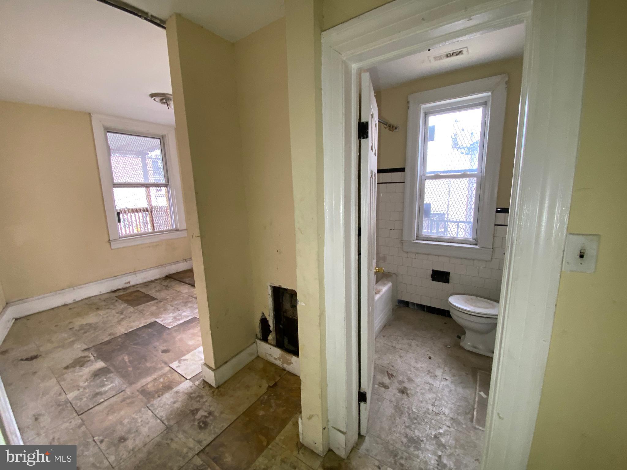 CHARLES VILLAGE - Commercial Sale