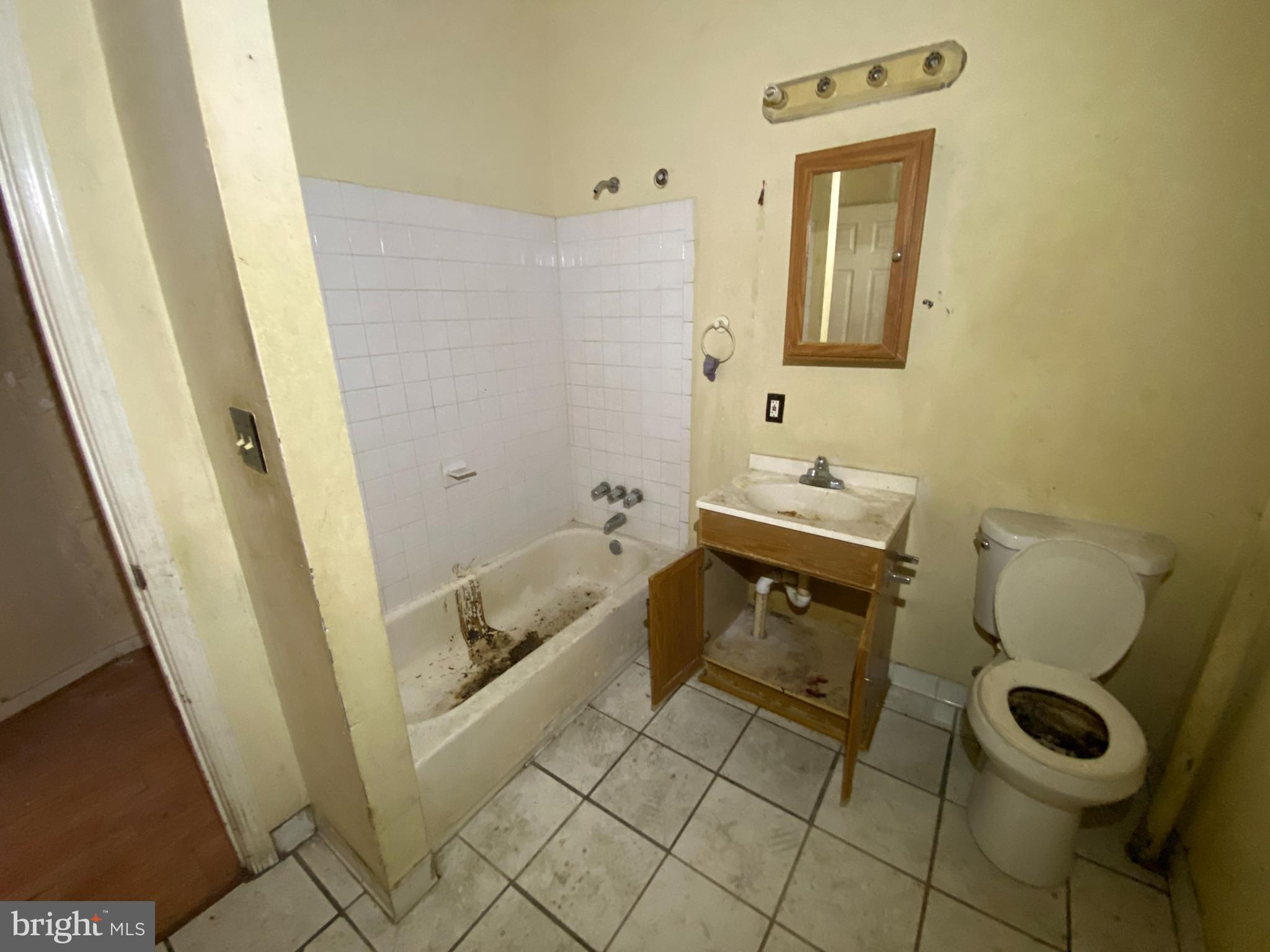 CHARLES VILLAGE - Commercial Sale