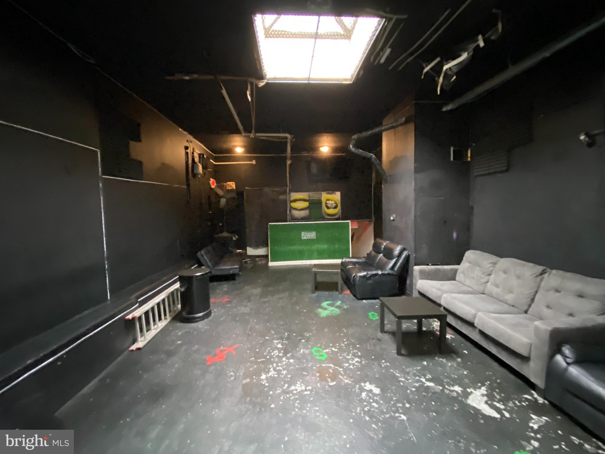 CHARLES VILLAGE - Commercial Sale