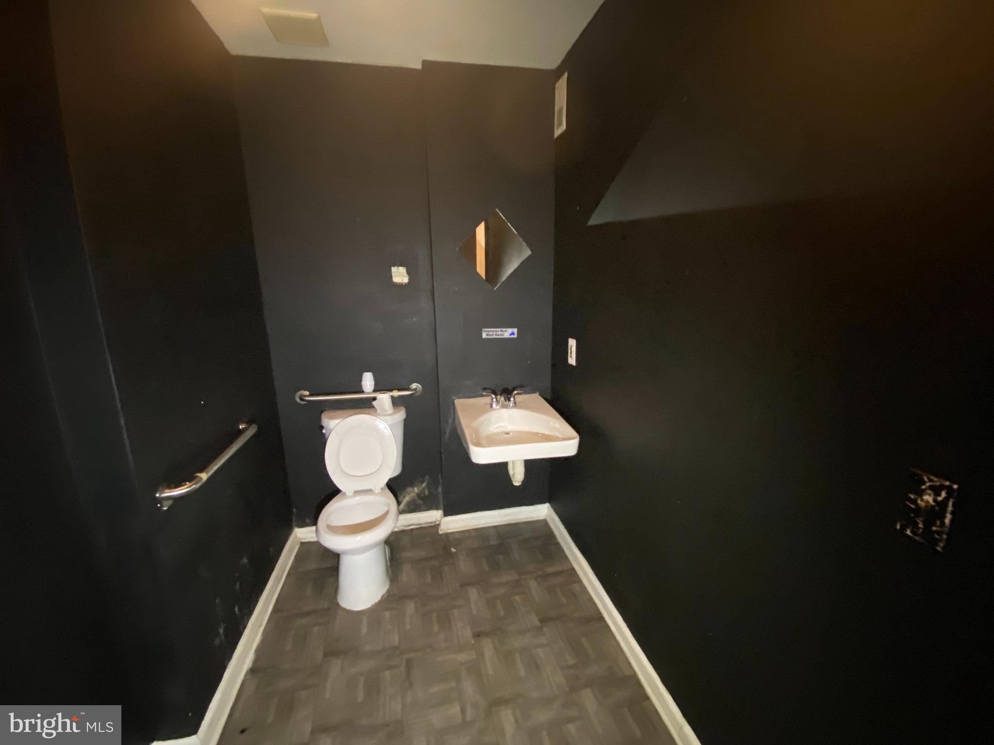 CHARLES VILLAGE - Commercial Sale