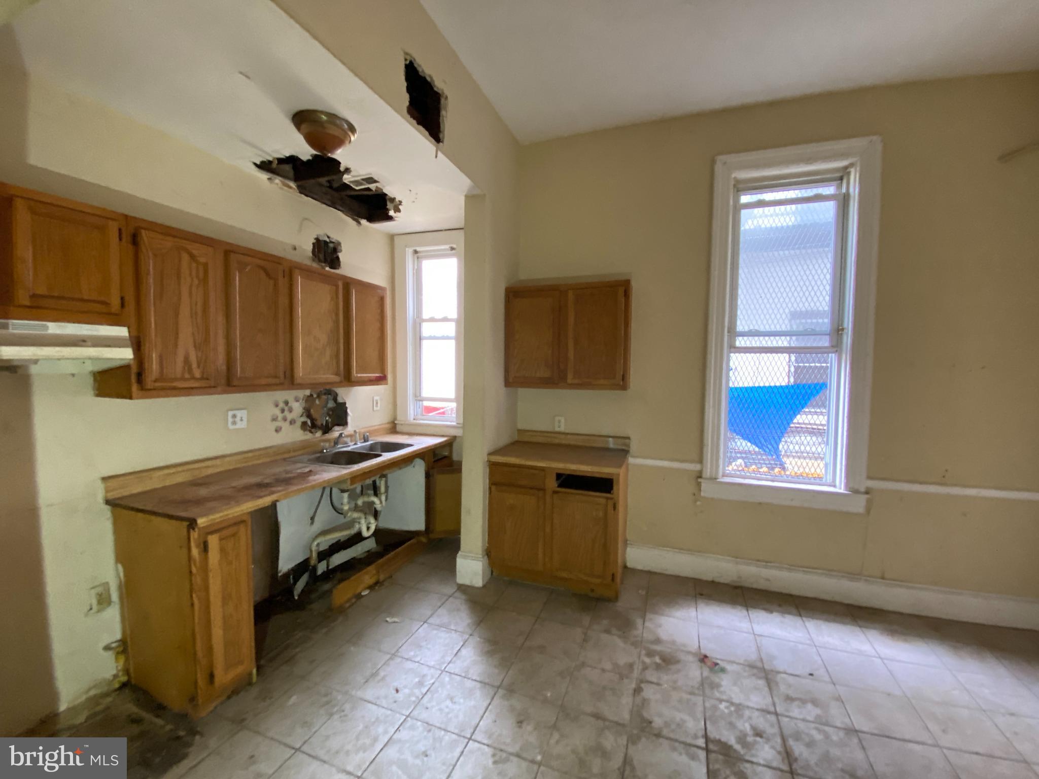 CHARLES VILLAGE - Commercial Sale