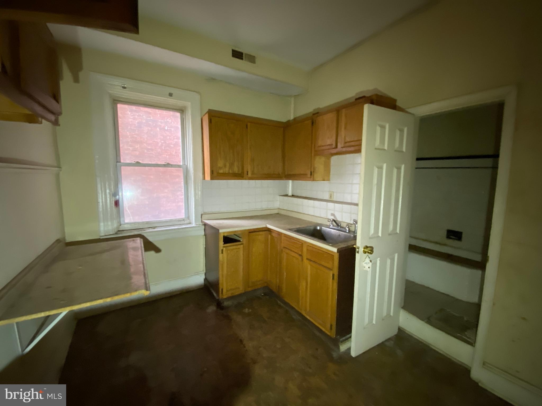 CHARLES VILLAGE - Commercial Sale