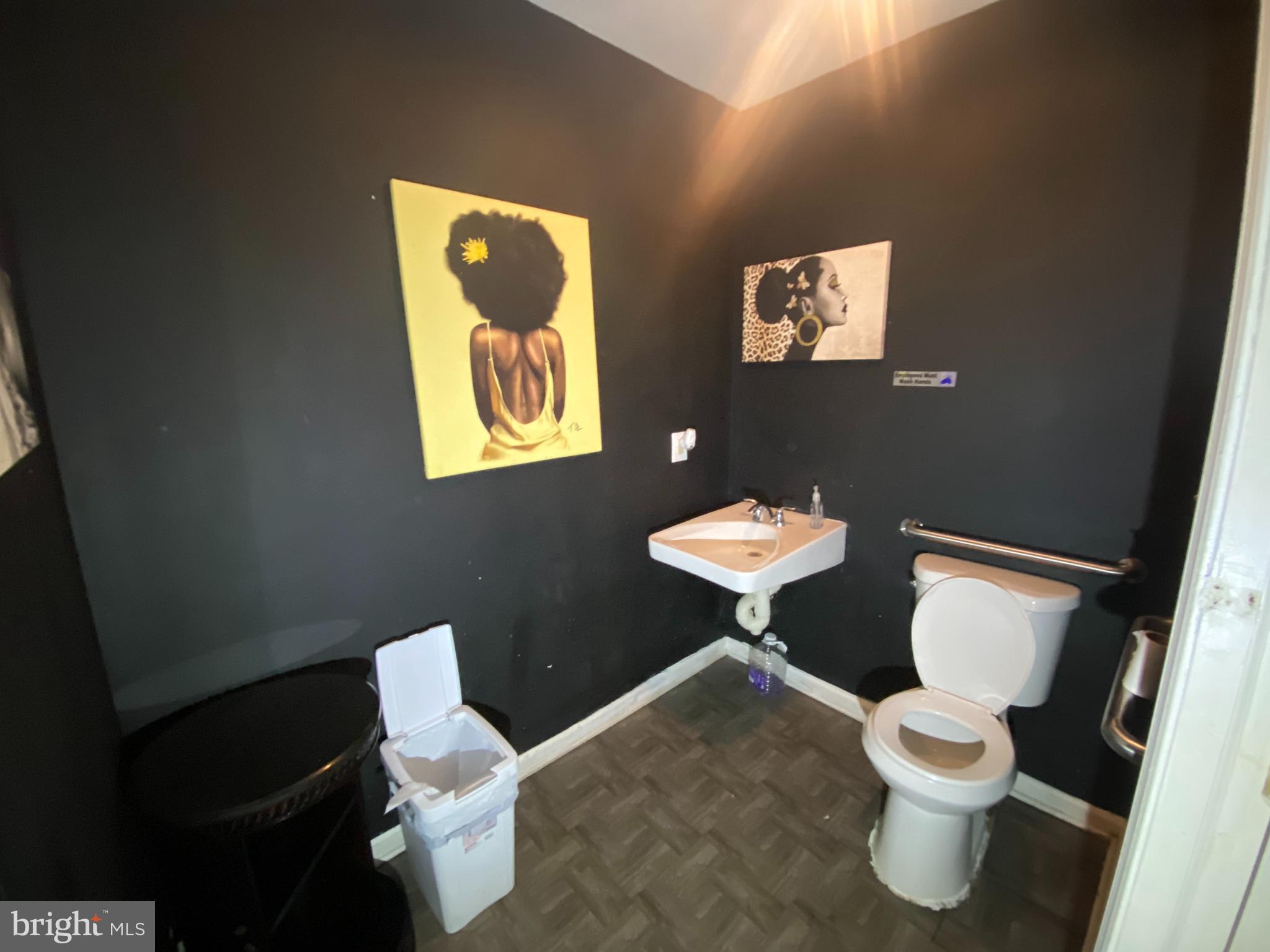 2110 N CHARLES STREET N