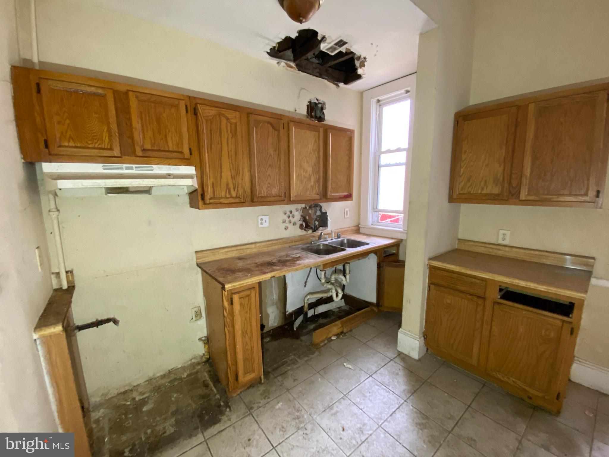 CHARLES VILLAGE - Commercial Sale