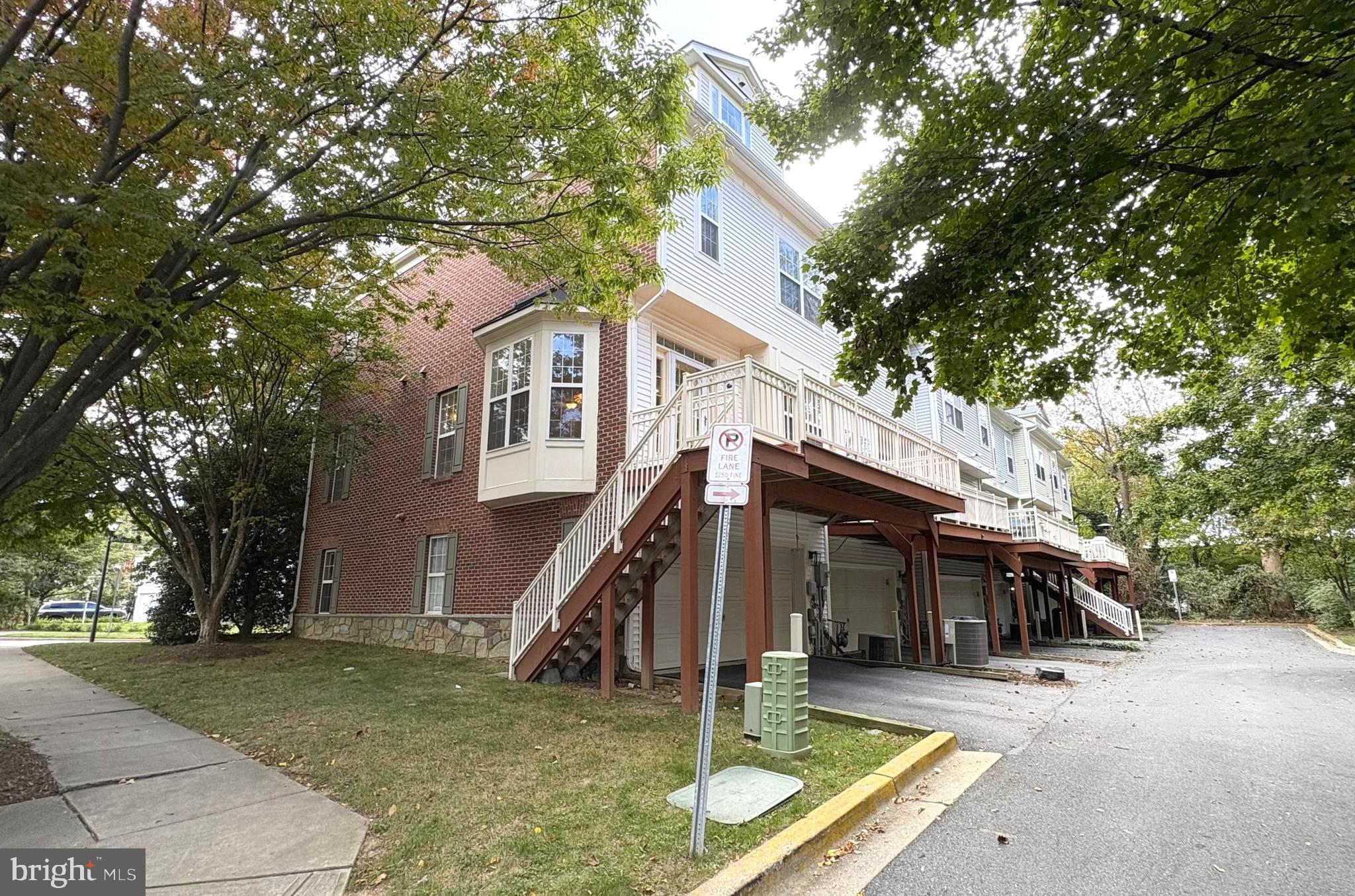 2201 KIMBALL PLACE