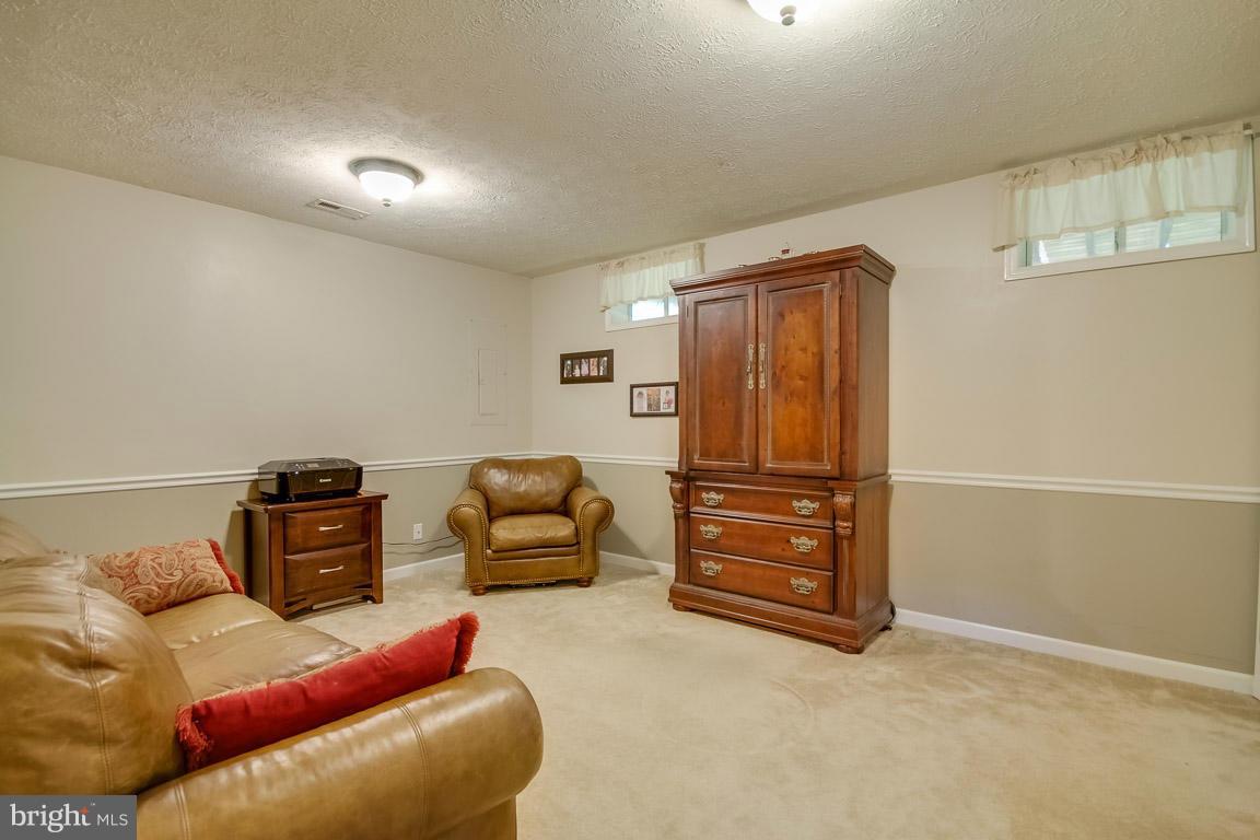 CHARLESTOWN COMMONS - Residential