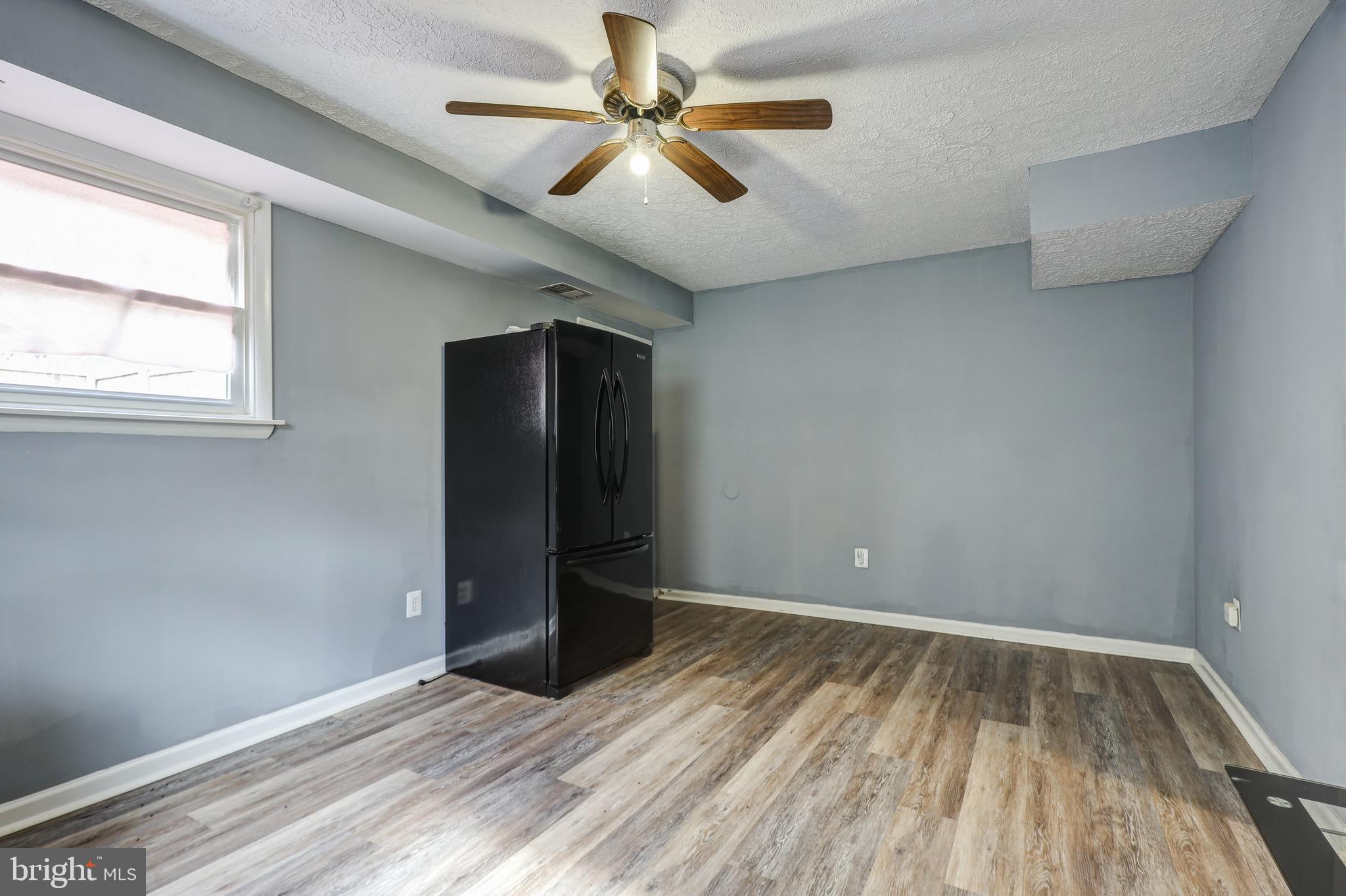 FRIENDLY ACRES - Residential Lease