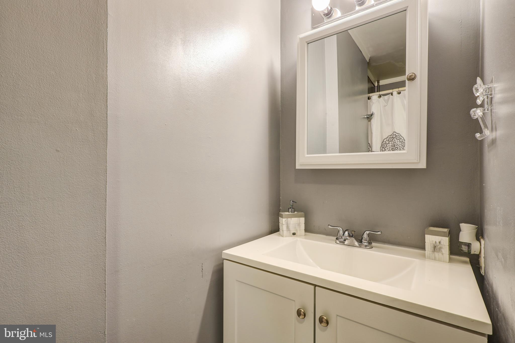 FRIENDLY ACRES - Residential Lease