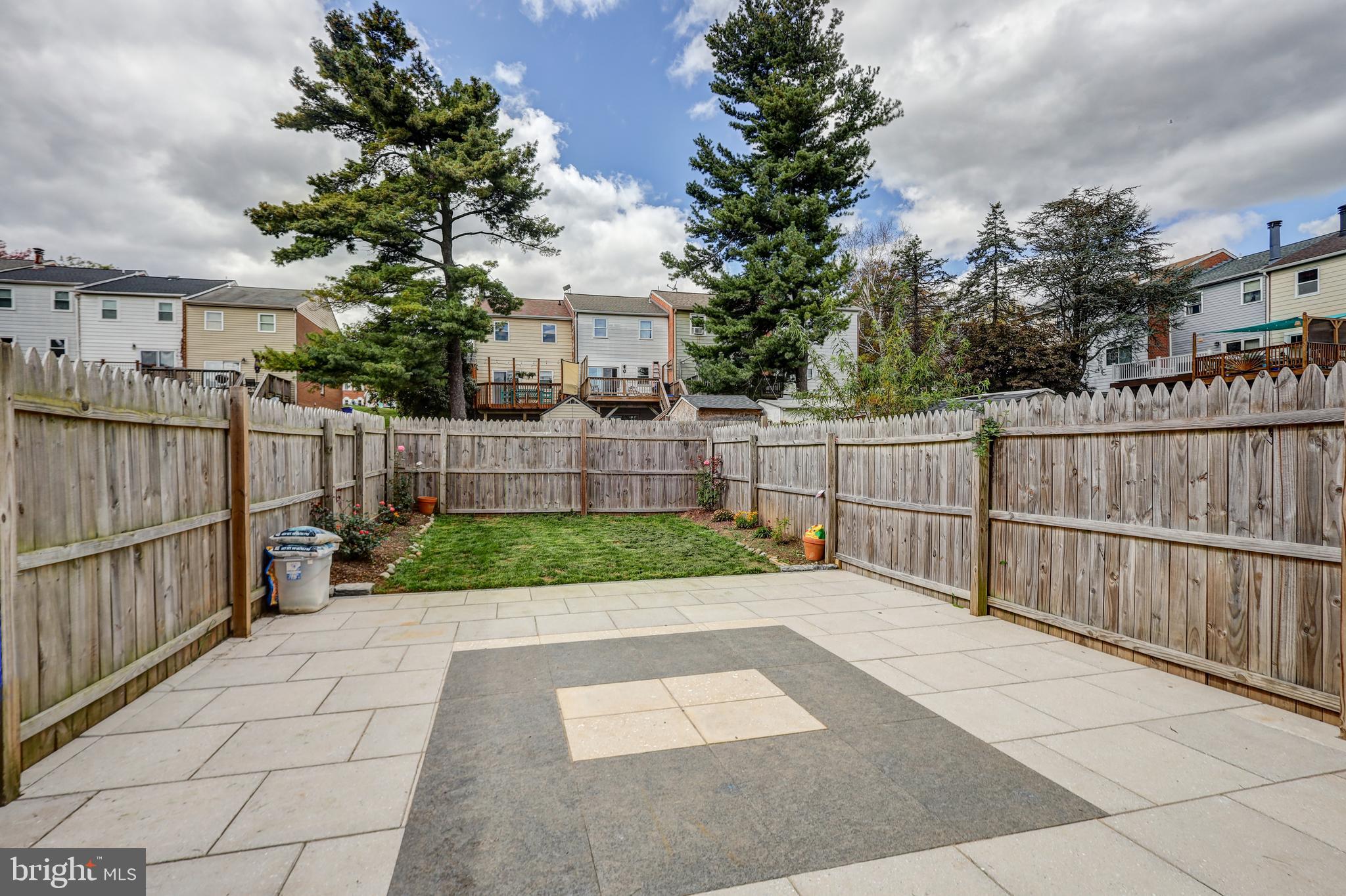 FRIENDLY ACRES - Residential Lease