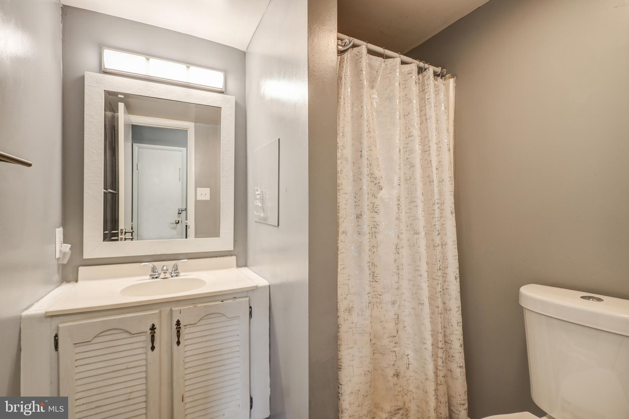 FRIENDLY ACRES - Residential Lease