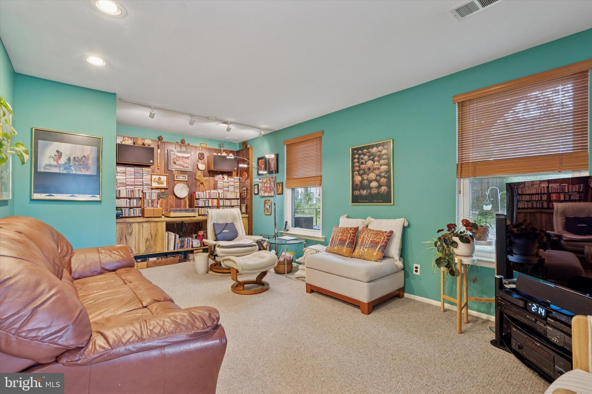 NESHAMINY VALLEY - Residential