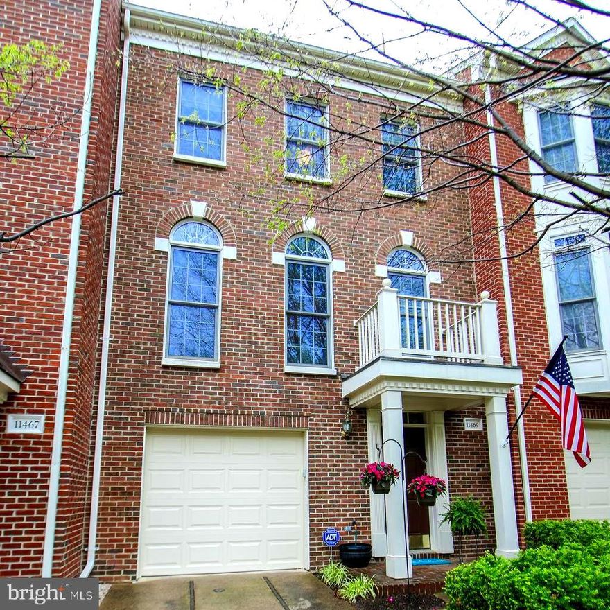 BRIGHT & OPEN  3-LEVEL TH W/1 CAR GAR IN SOUGHT AFTER RANDOM HILLS *  HARDWOOD  ON MAIN LEVEL*  UPDATED EAT-IN KIT W/GRANITE, ISLAND, SS APPLIANCES, & GAS COOKTOP*GAS FP*  2 LARGE MASTER SUITES UPPER-LEVEL W/CATHEDRAL CEILING*  RENOVATED LUXURY MASTER BATH  *  LOWER LEVEL 3RD BR/DEN & FULL BATH*  BRICK PAVER PATIO*AMENITIES INCLUDE COMMUNITY POOL*  PLENTY OF VISITOR PARKING*  WOODSON HIGH  * MINUTES TO 66, 50, FFX COUNTY PKWY * NEAR WEGMANN, FAIR OAKS MALL, FAIRFAX TOWN CENTER  ****CALL BEFORE APPLY