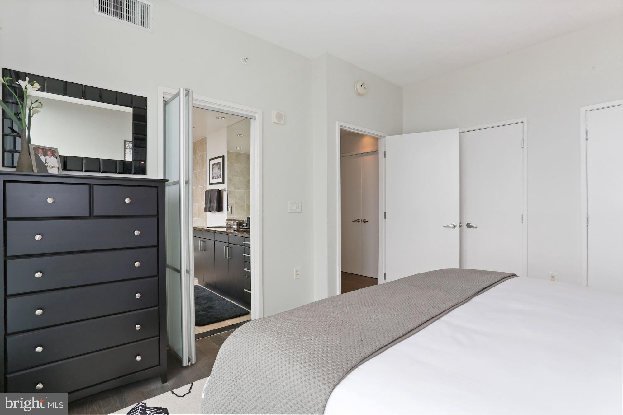 VIRGINIA SQUARE - Residential