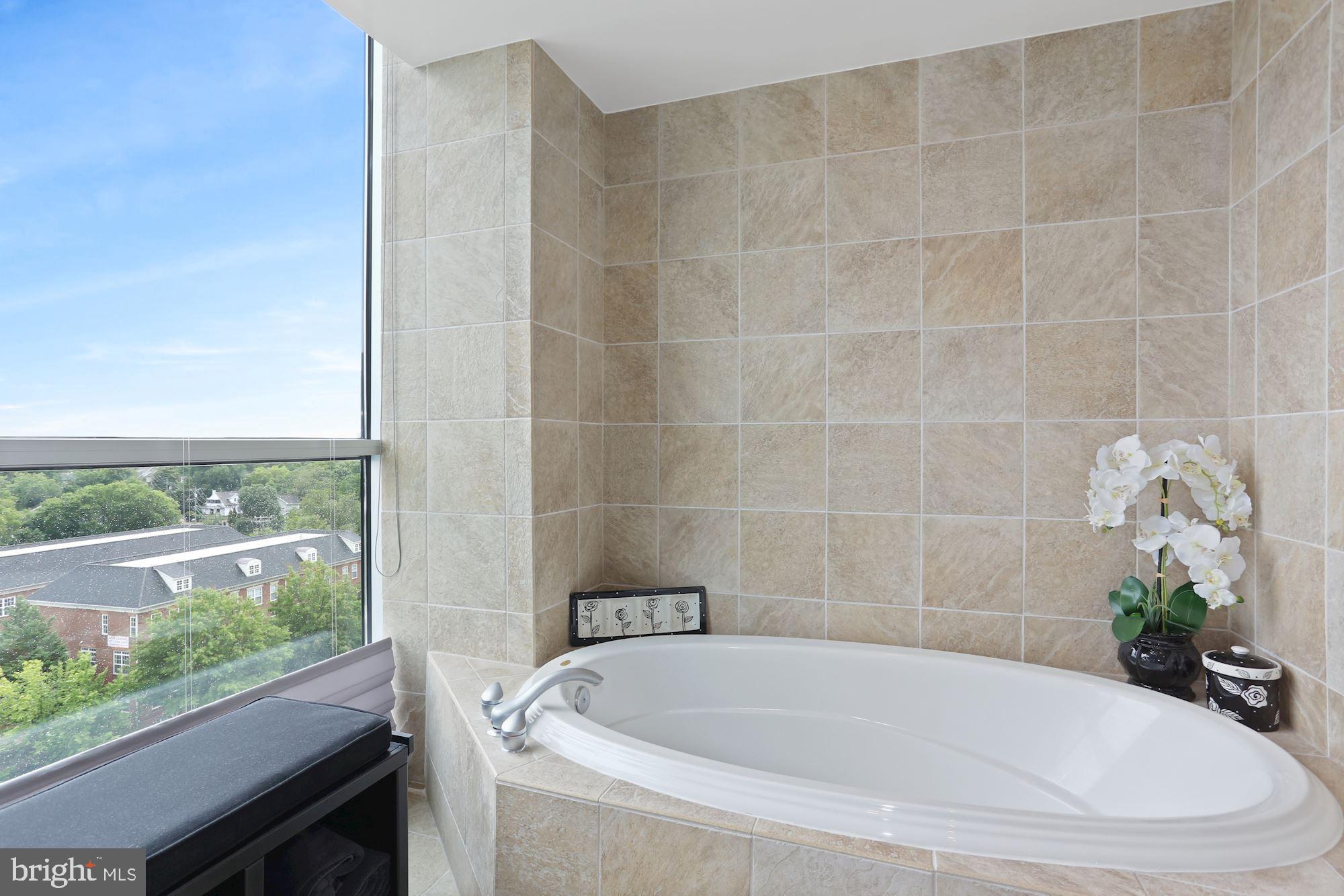 VIRGINIA SQUARE - Residential