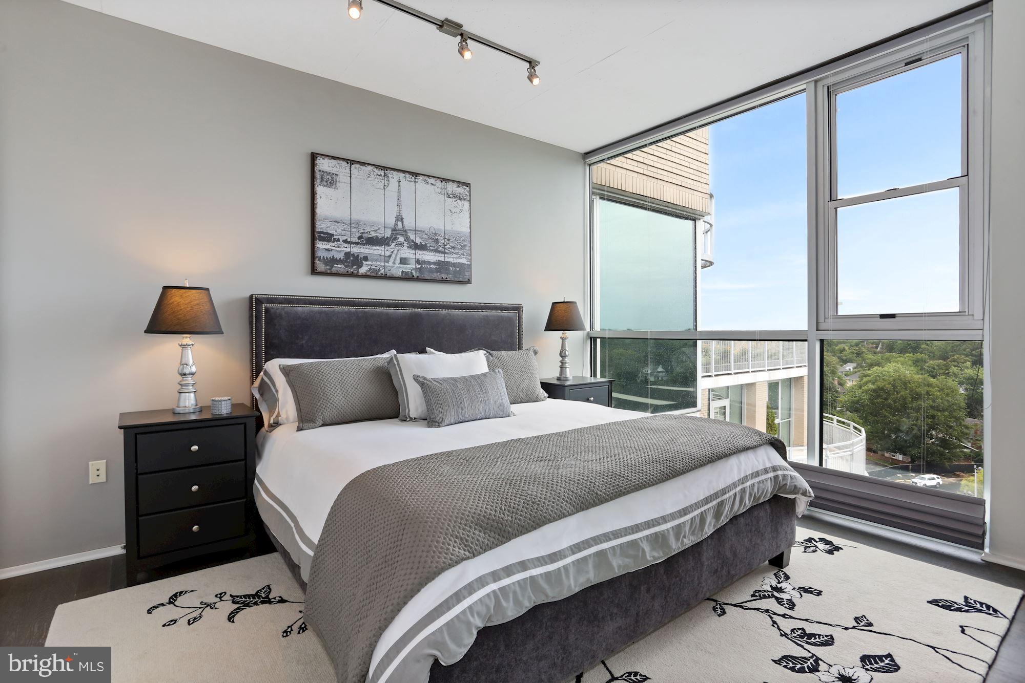 VIRGINIA SQUARE - Residential