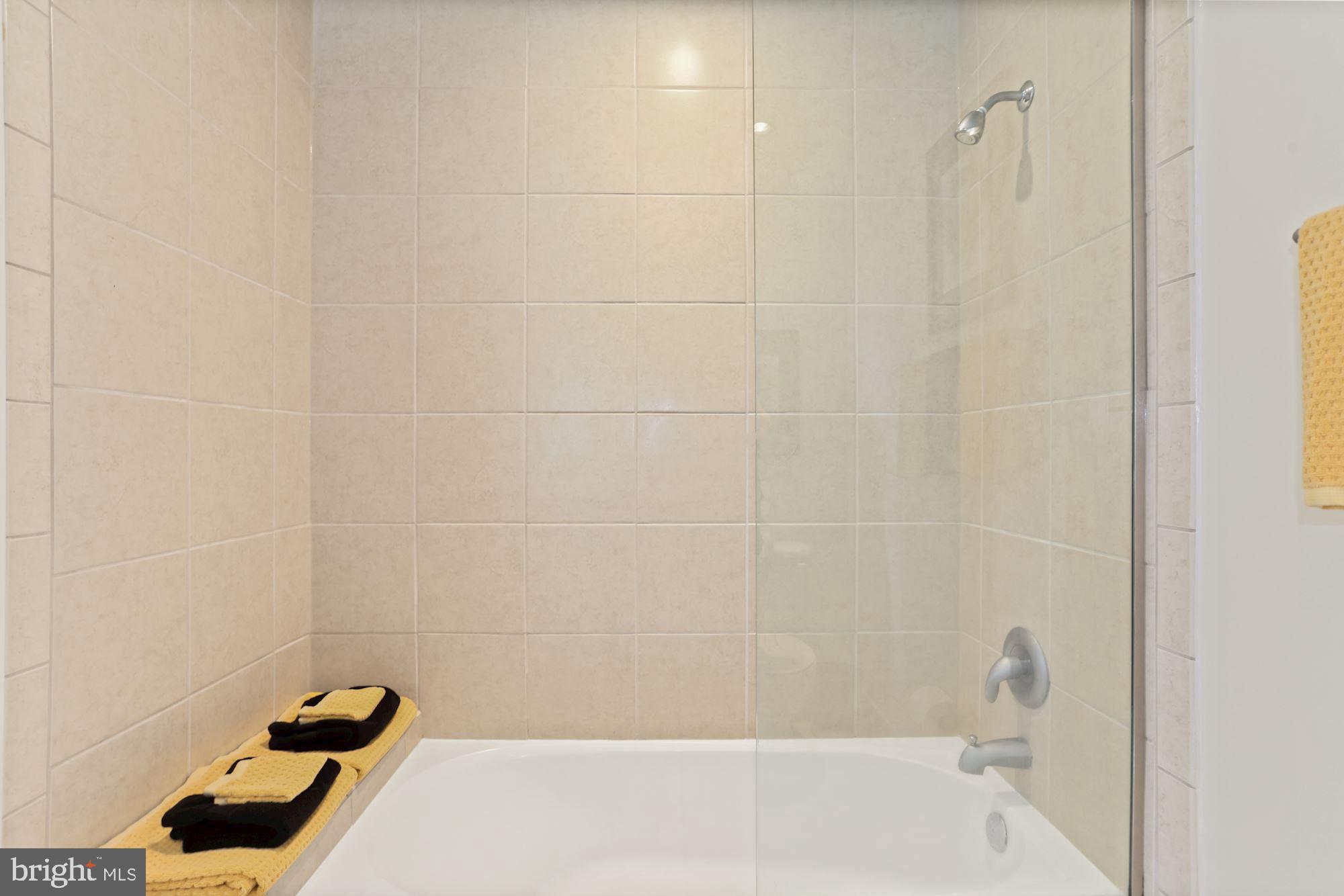 VIRGINIA SQUARE - Residential