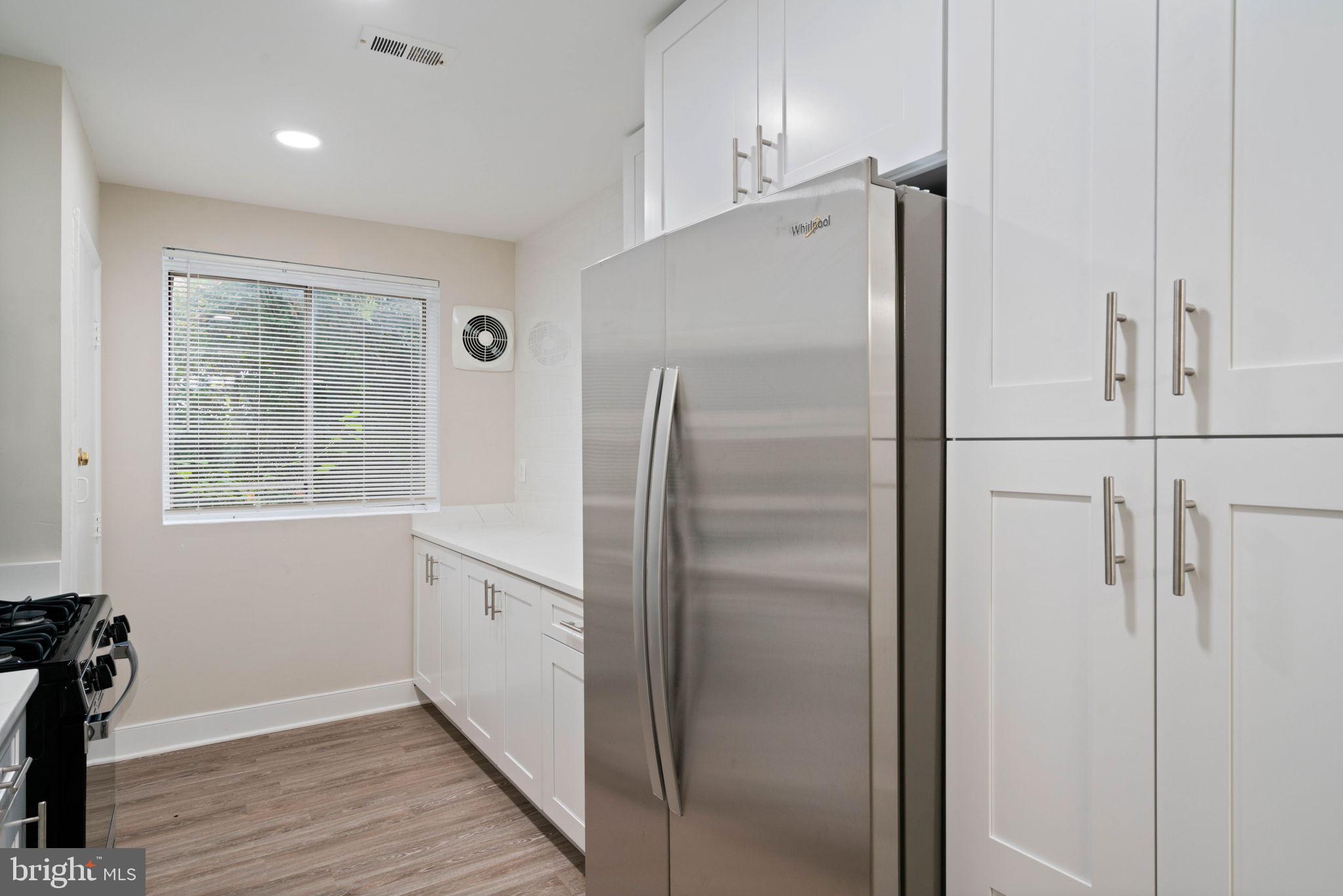 VALLEY PARK CONDOMINIUMS - Residential Lease