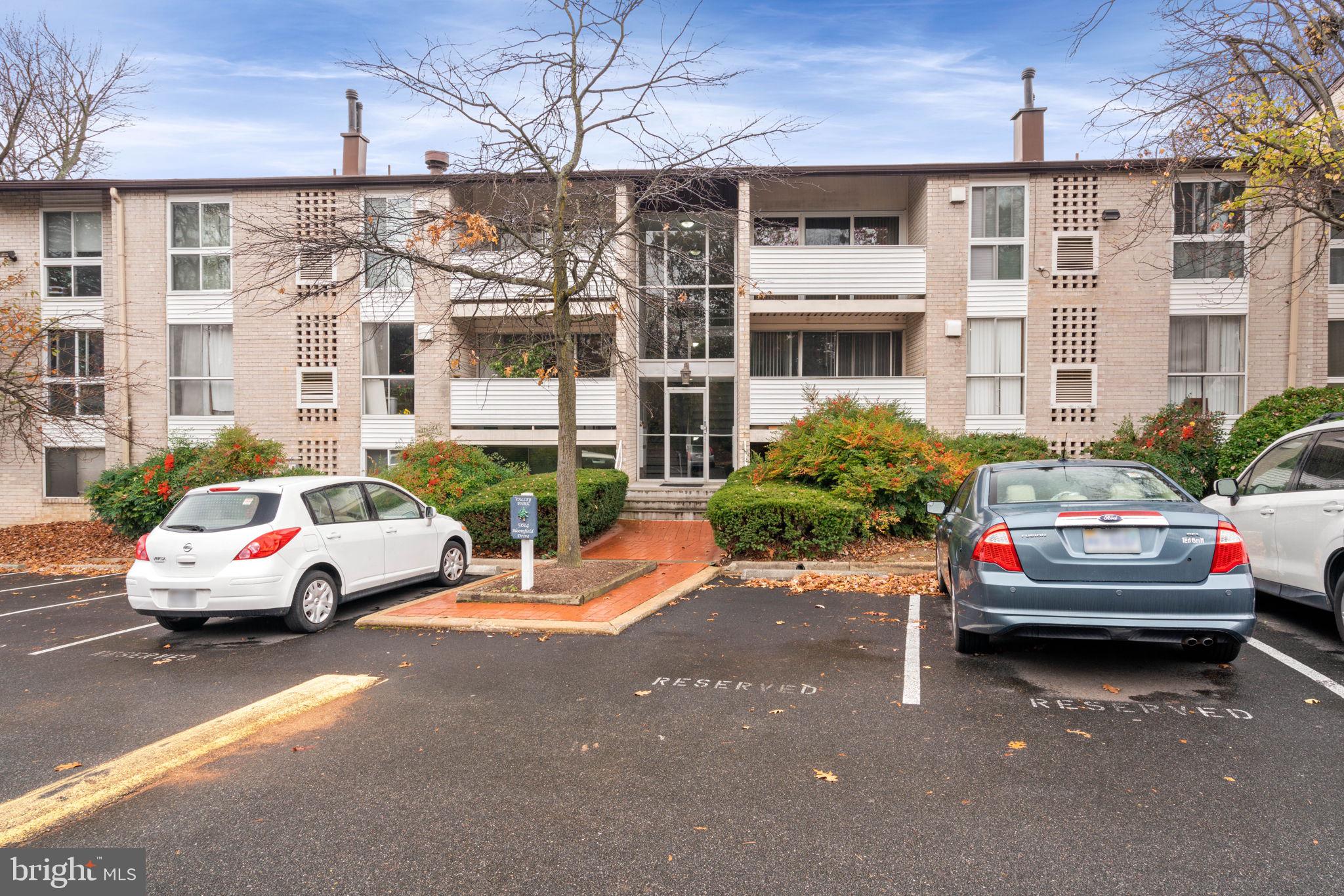 VALLEY PARK CONDOMINIUMS - Residential Lease