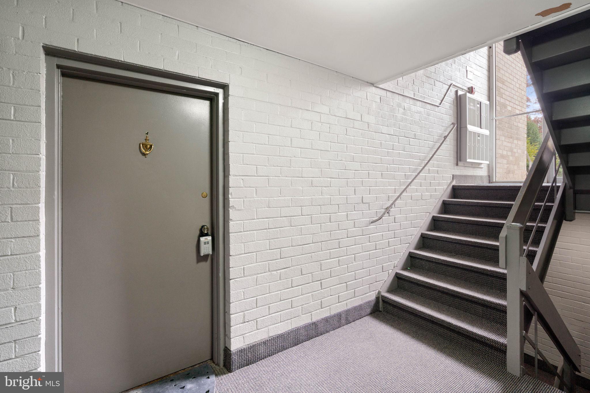 VALLEY PARK CONDOMINIUMS - Residential Lease