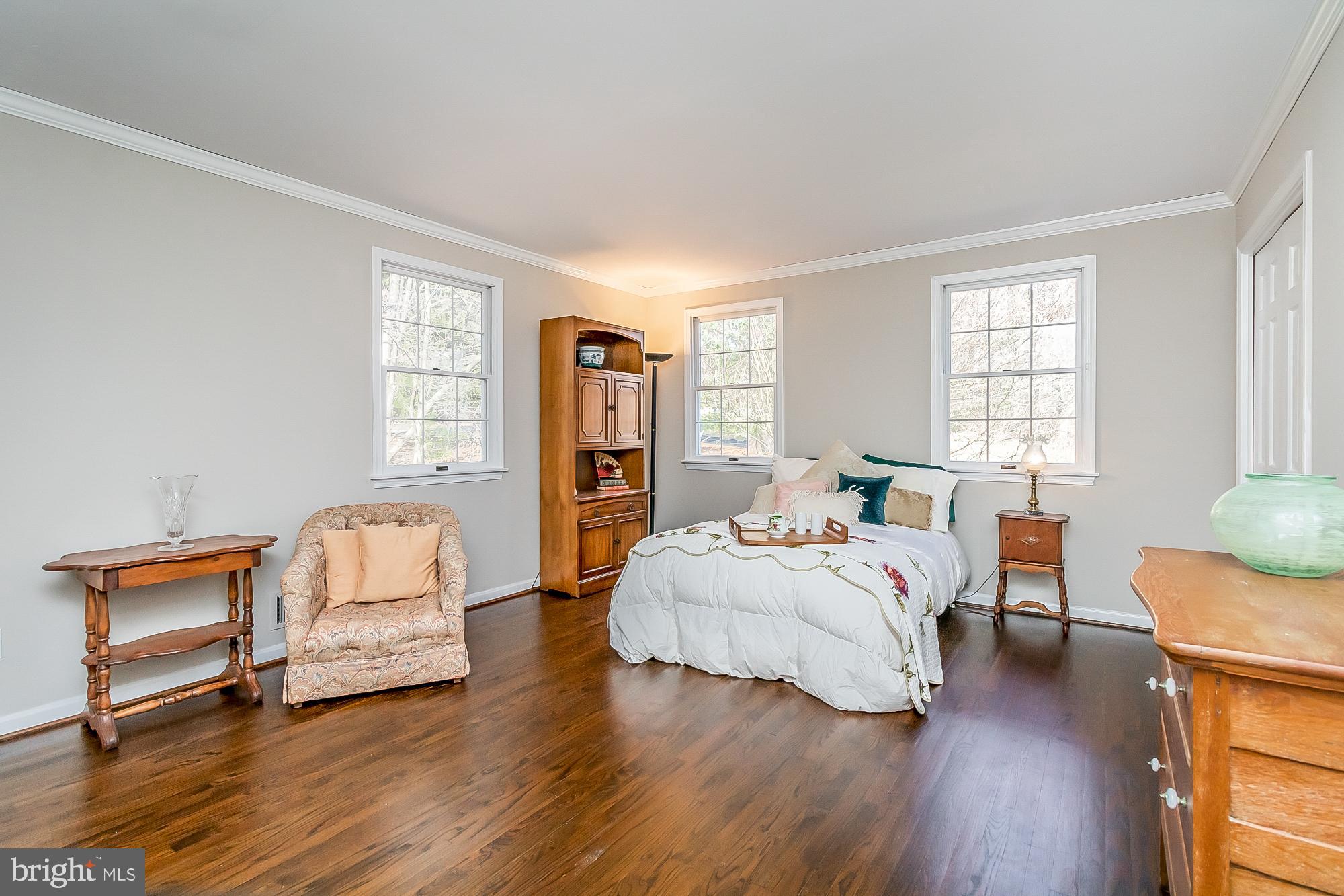 MANOR WOODS - Residential