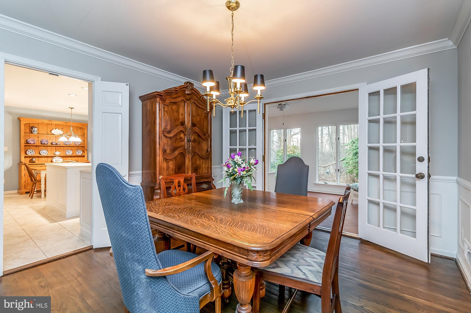 MANOR WOODS - Residential