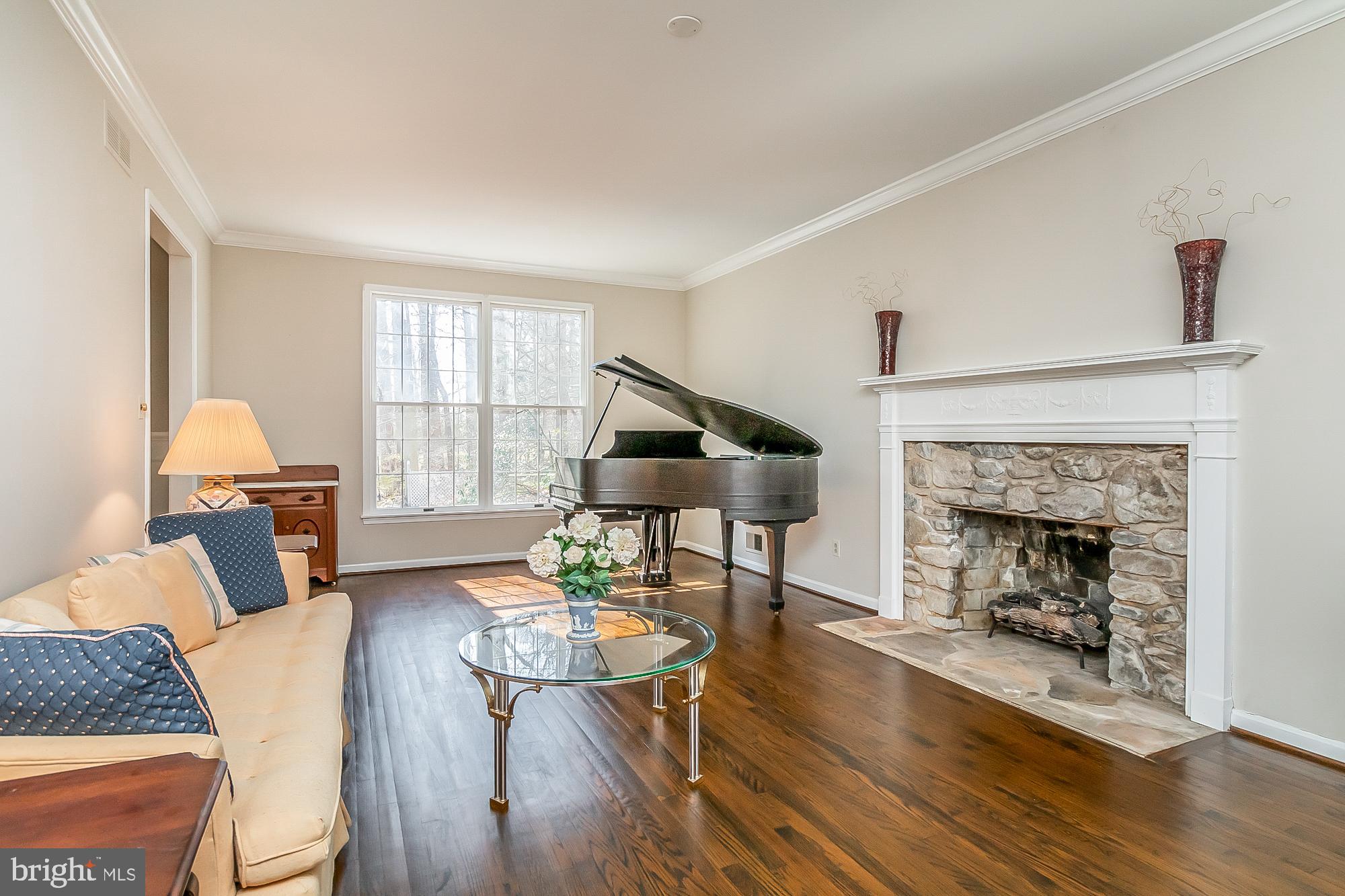 MANOR WOODS - Residential