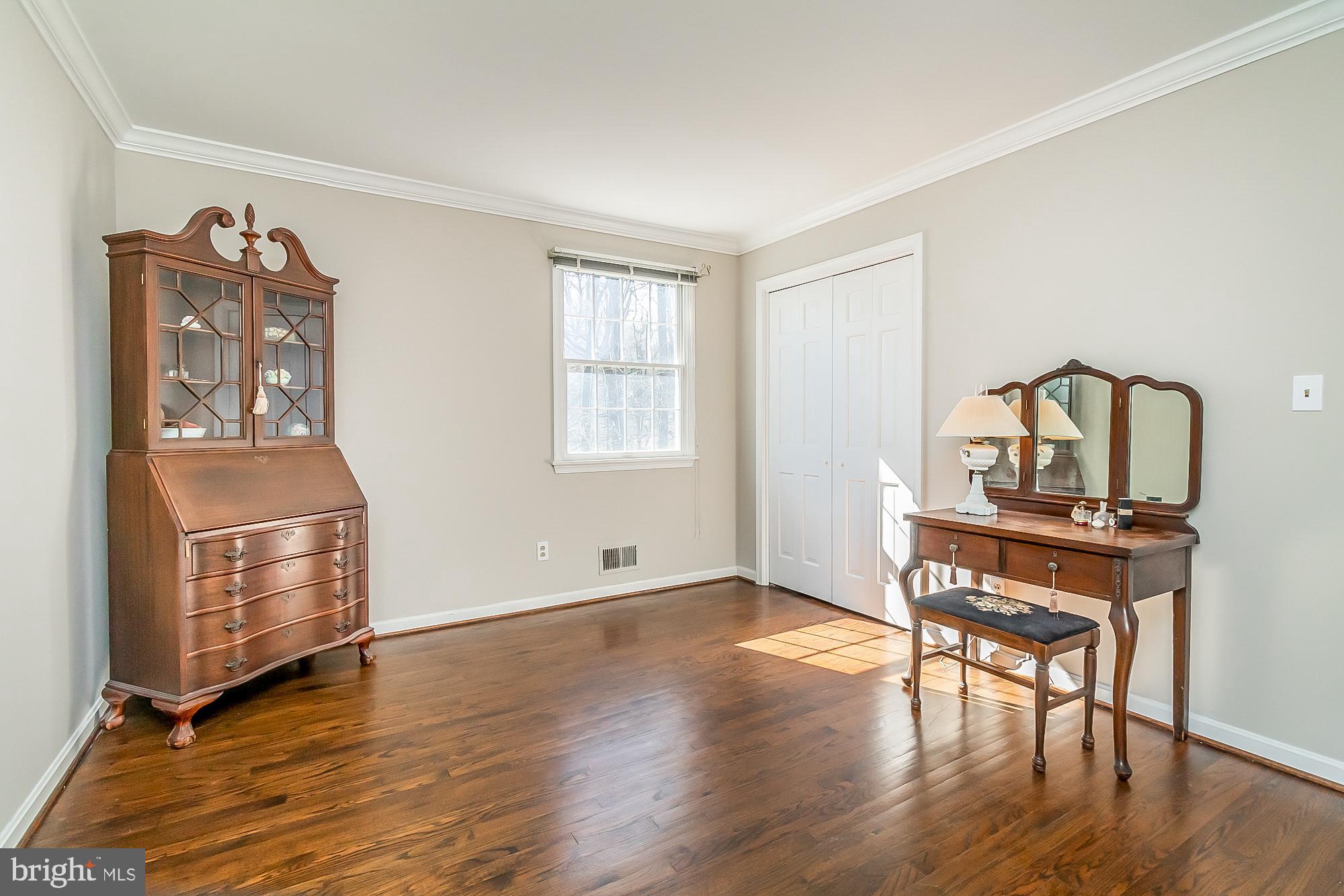 MANOR WOODS - Residential