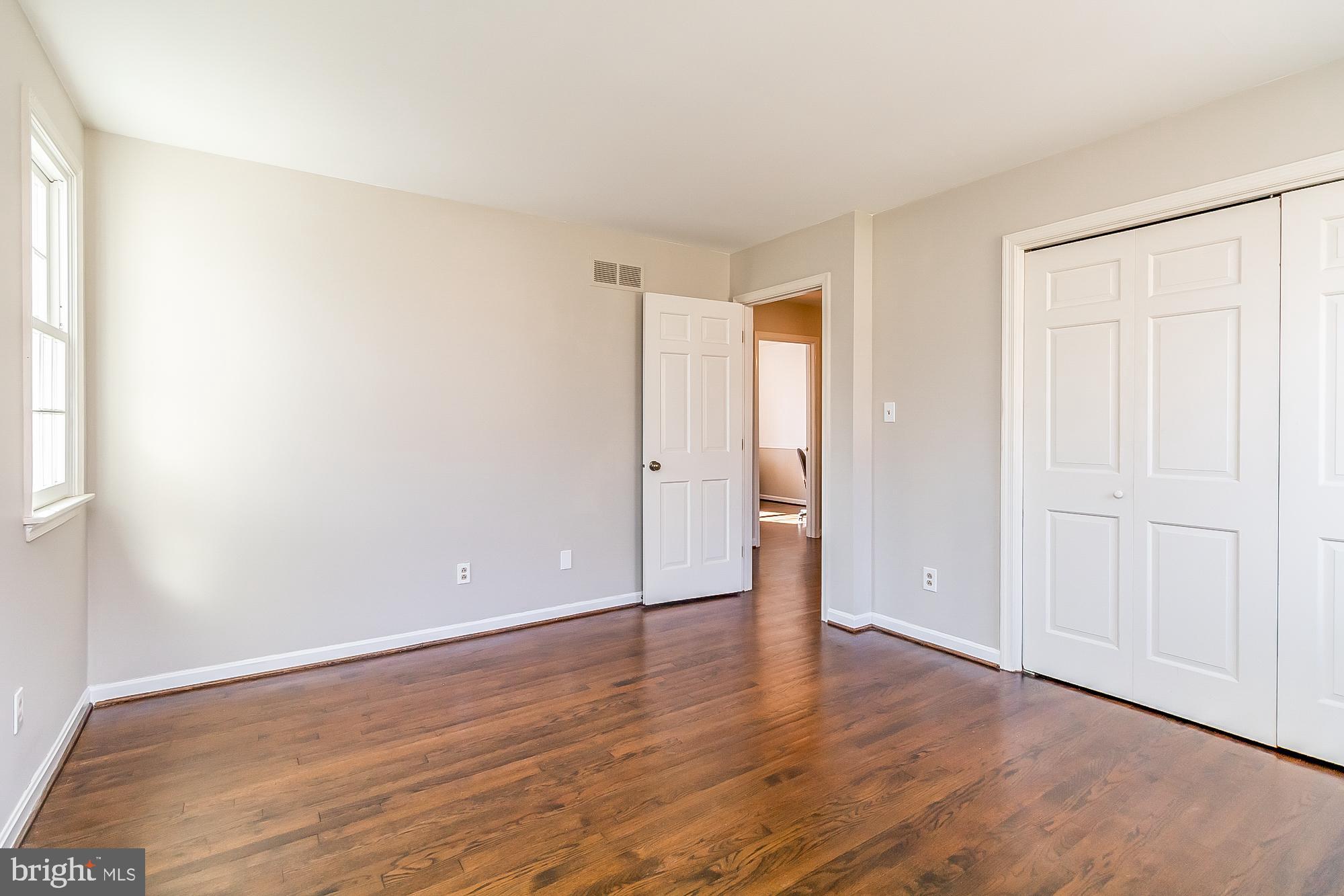 MANOR WOODS - Residential