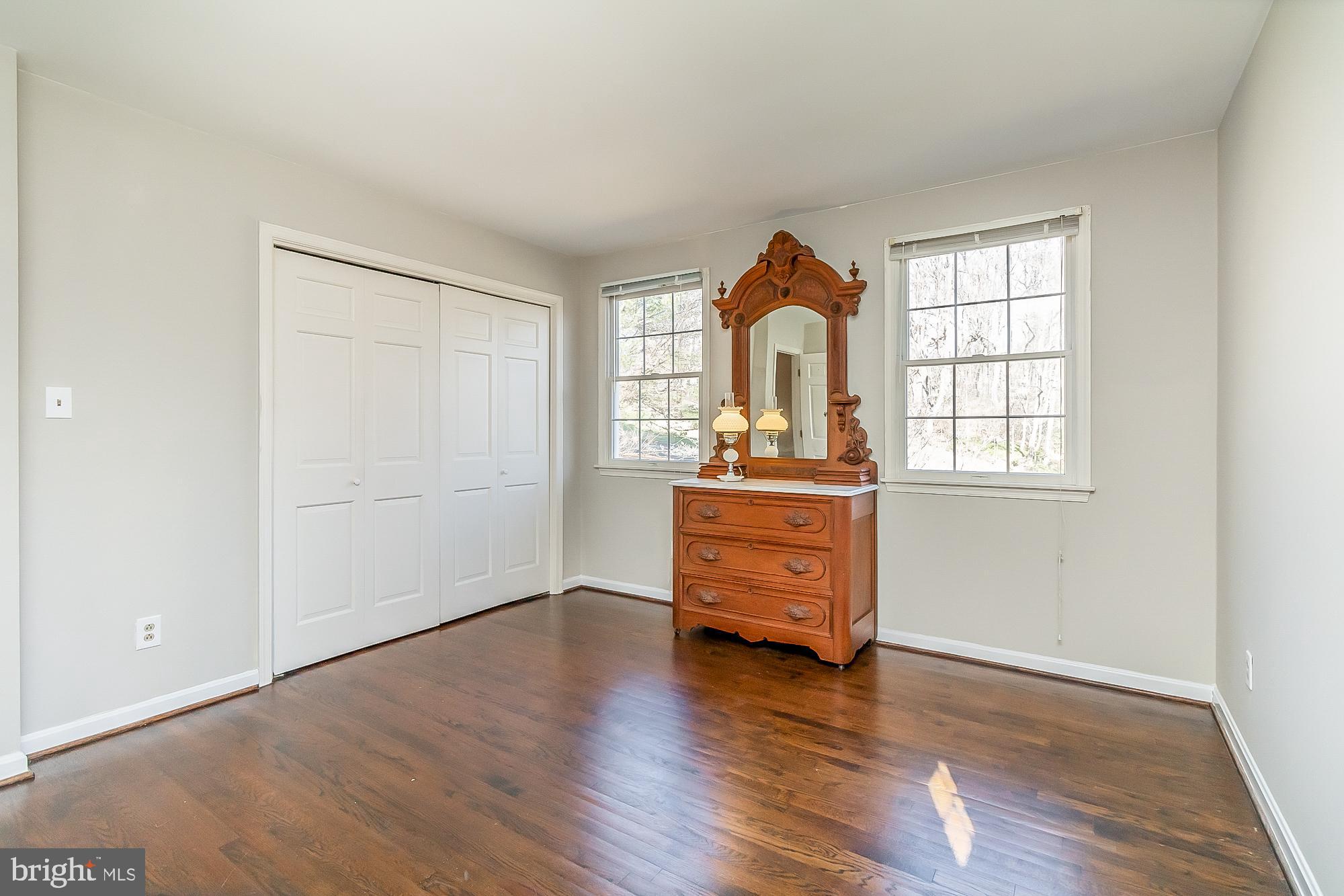 MANOR WOODS - Residential