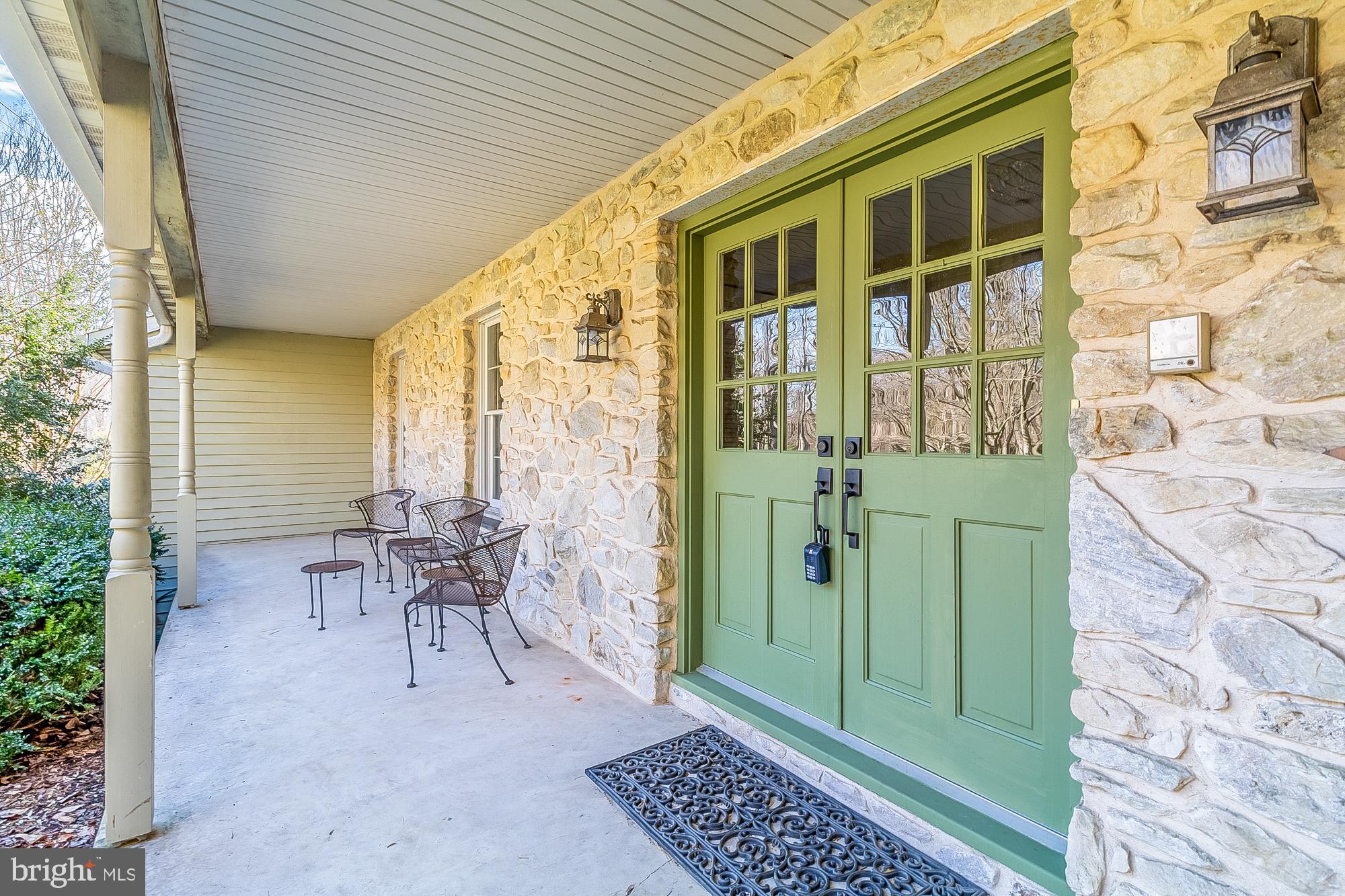 MANOR WOODS - Residential