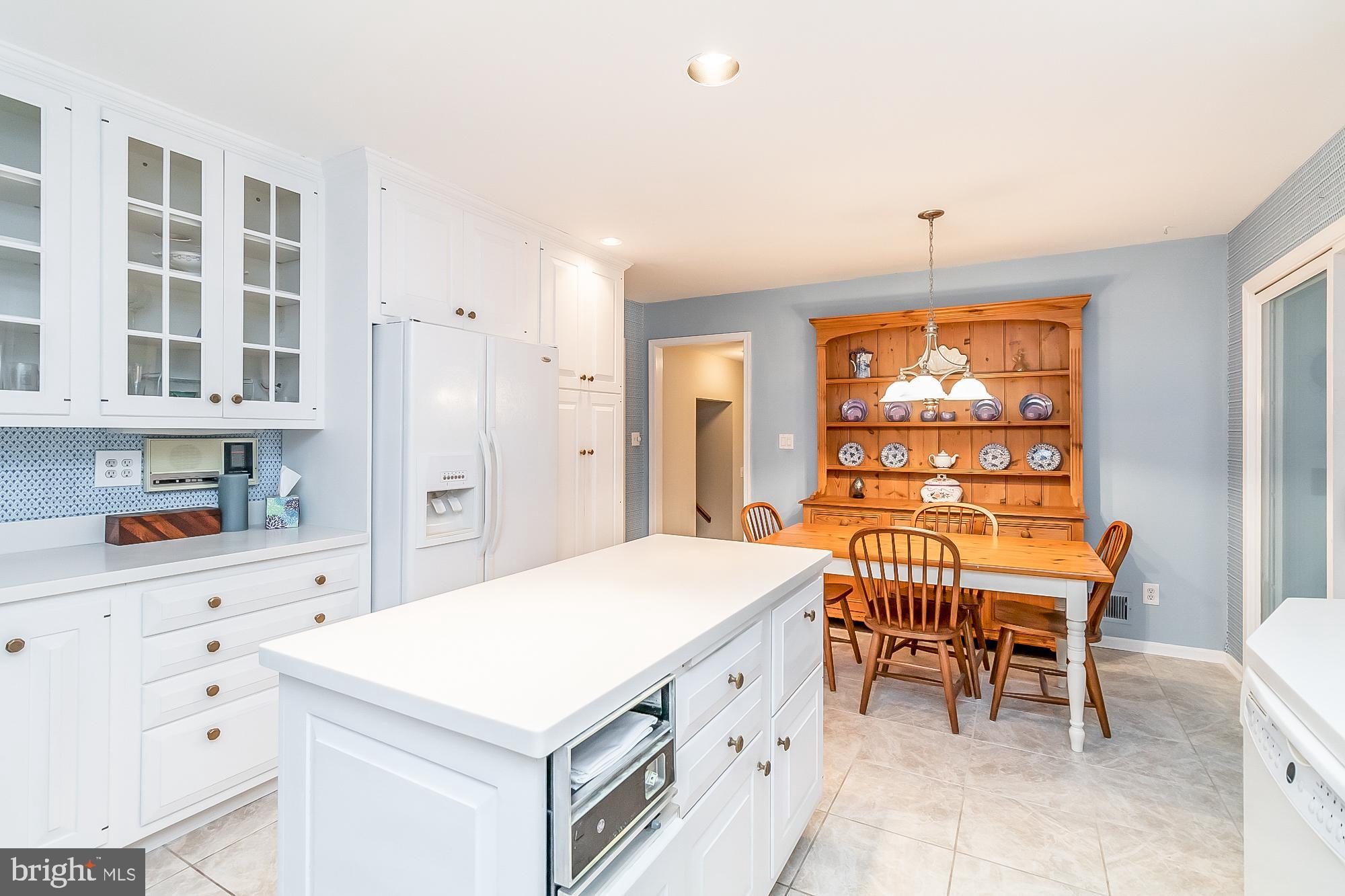 MANOR WOODS - Residential