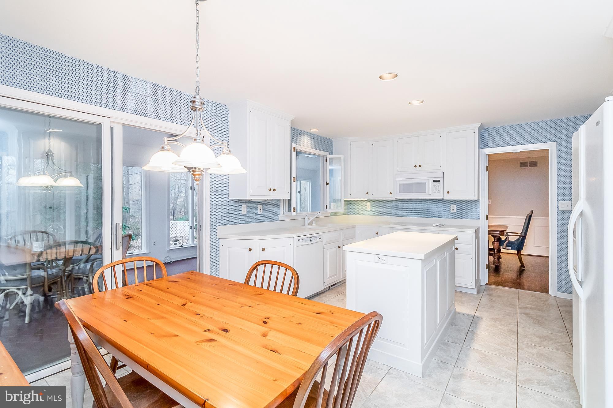 MANOR WOODS - Residential