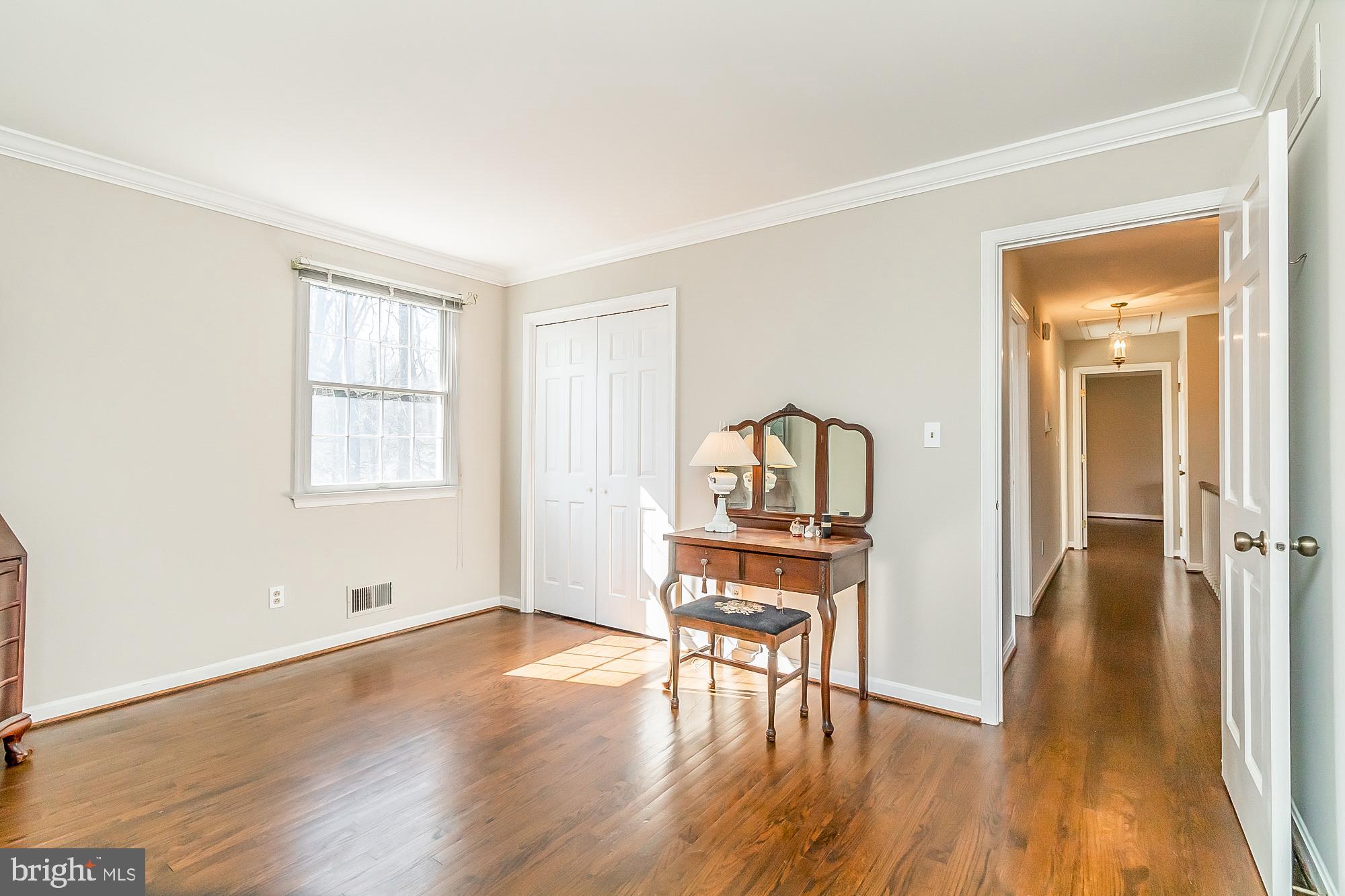 MANOR WOODS - Residential