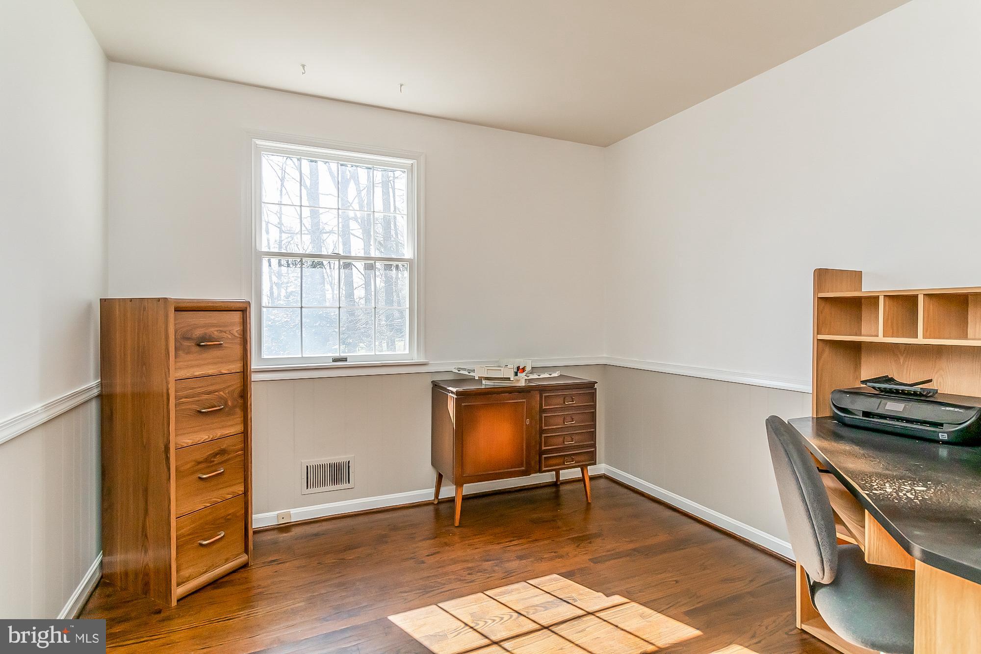 MANOR WOODS - Residential