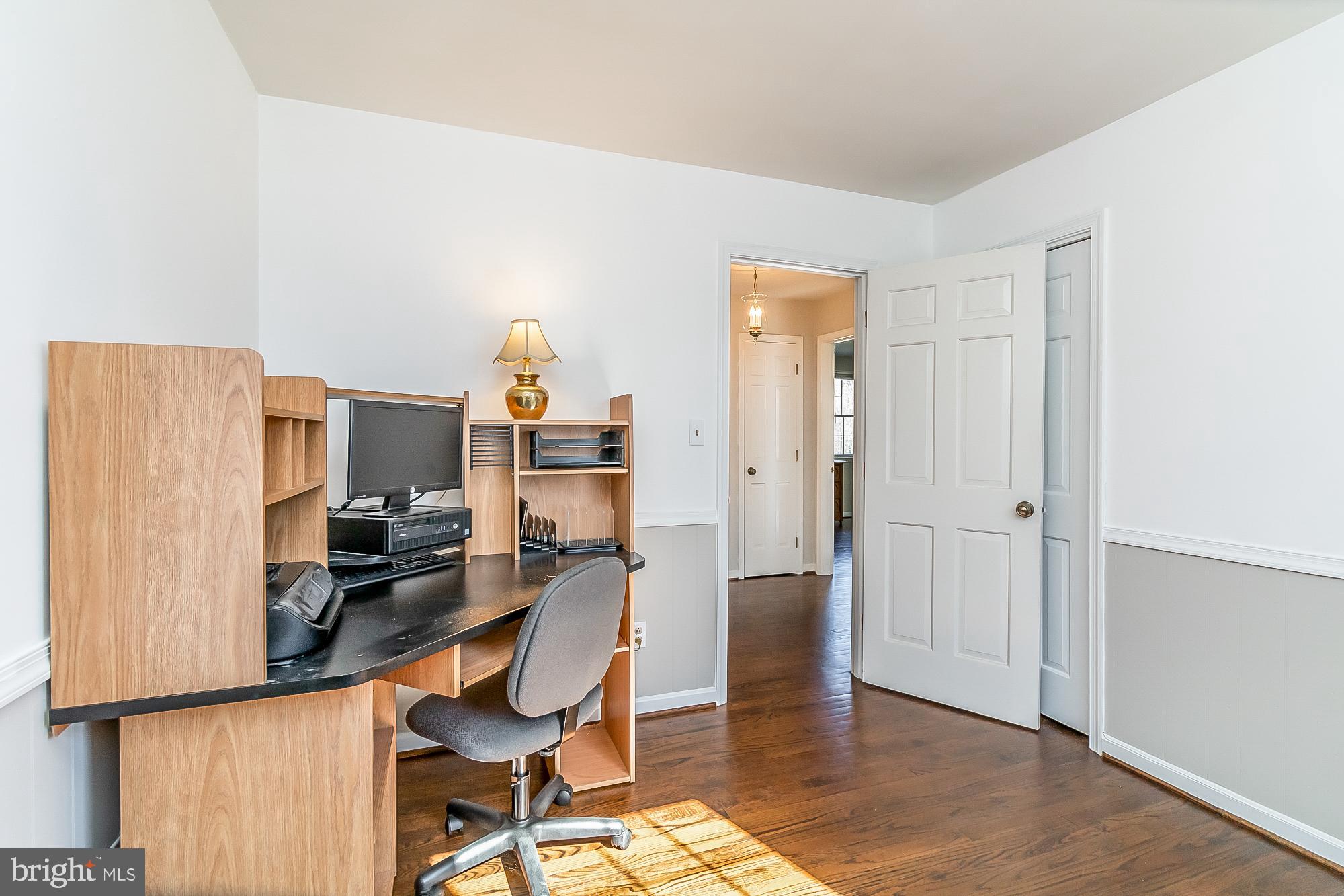 MANOR WOODS - Residential