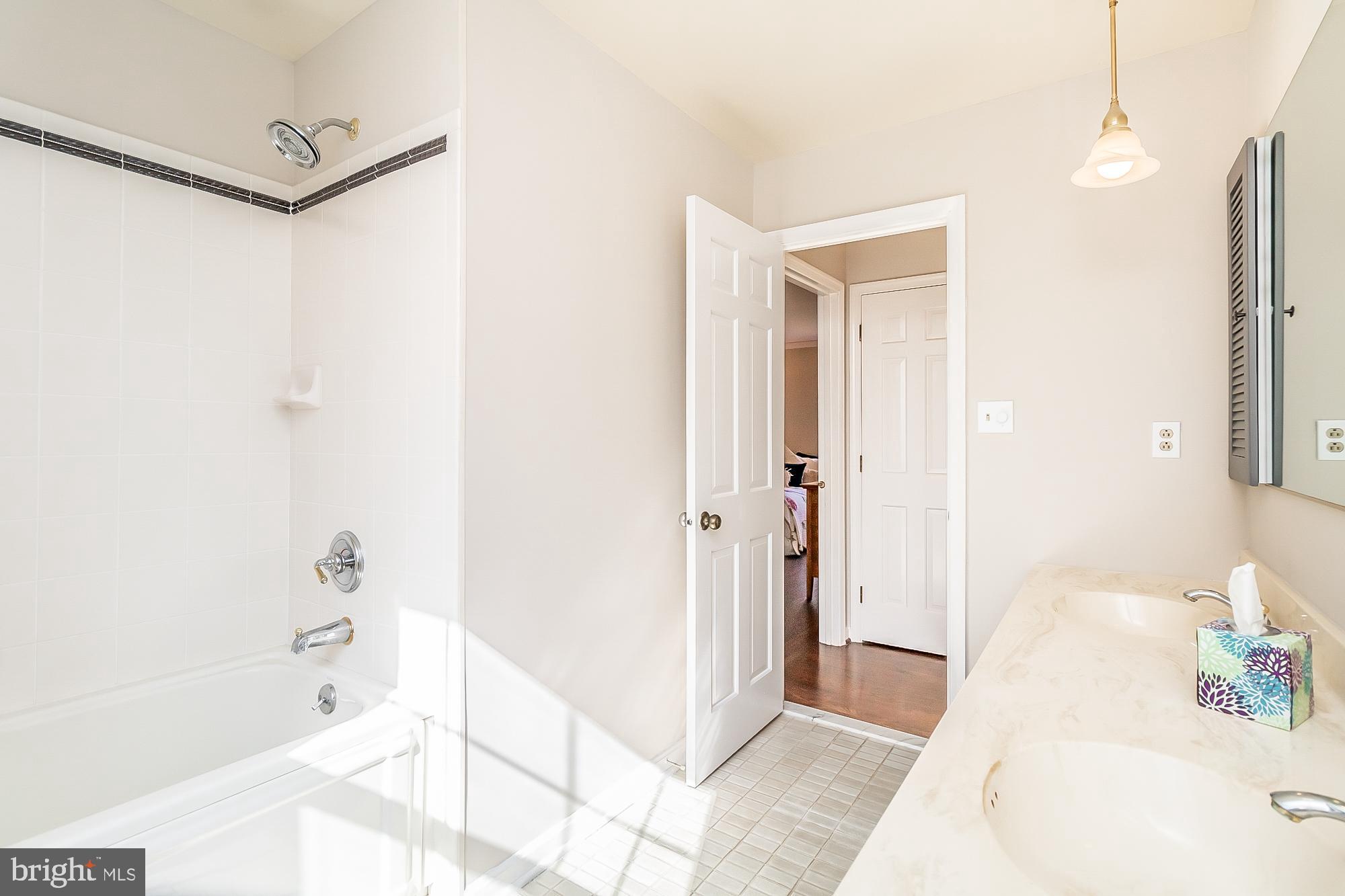 MANOR WOODS - Residential