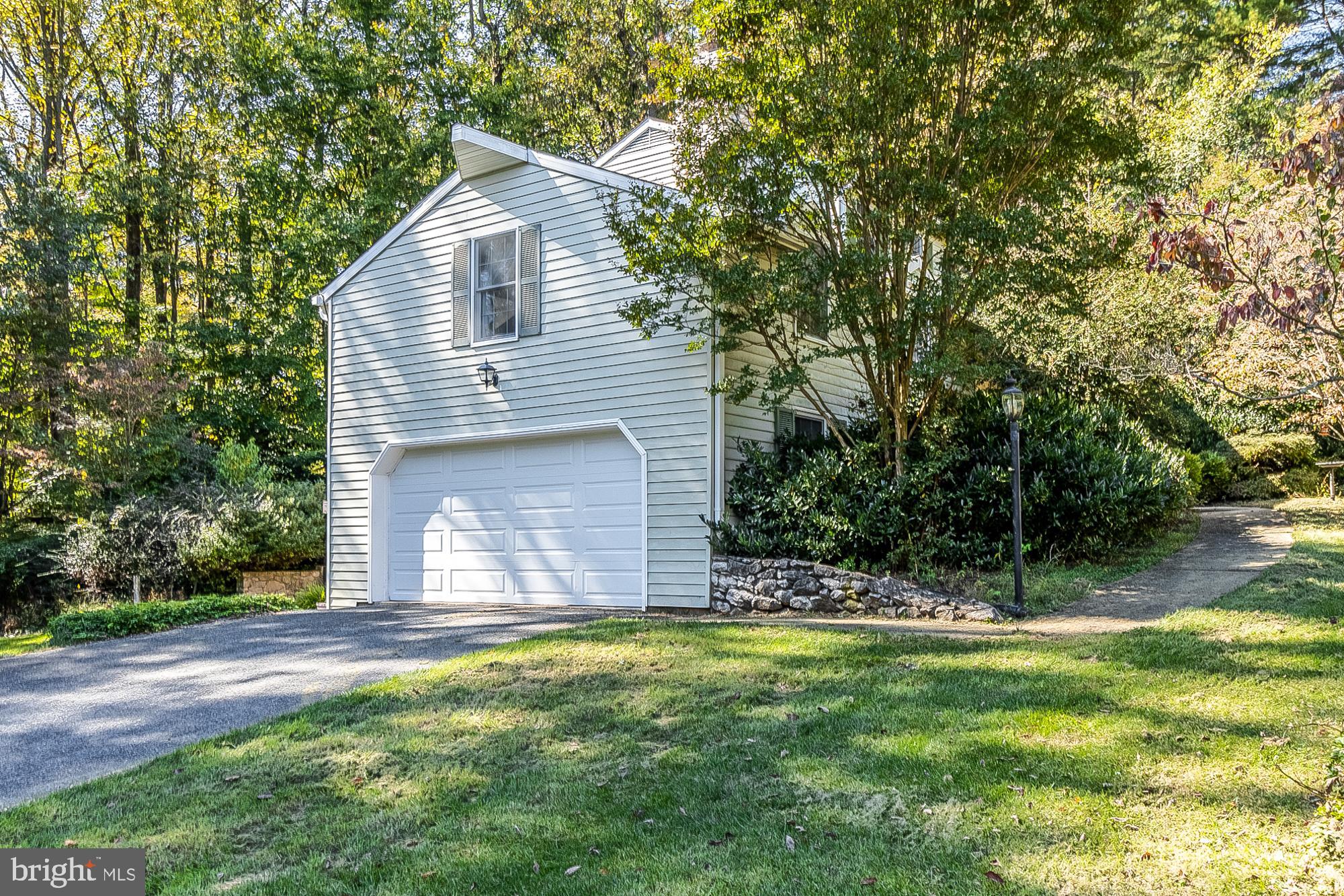 MANOR WOODS - Residential