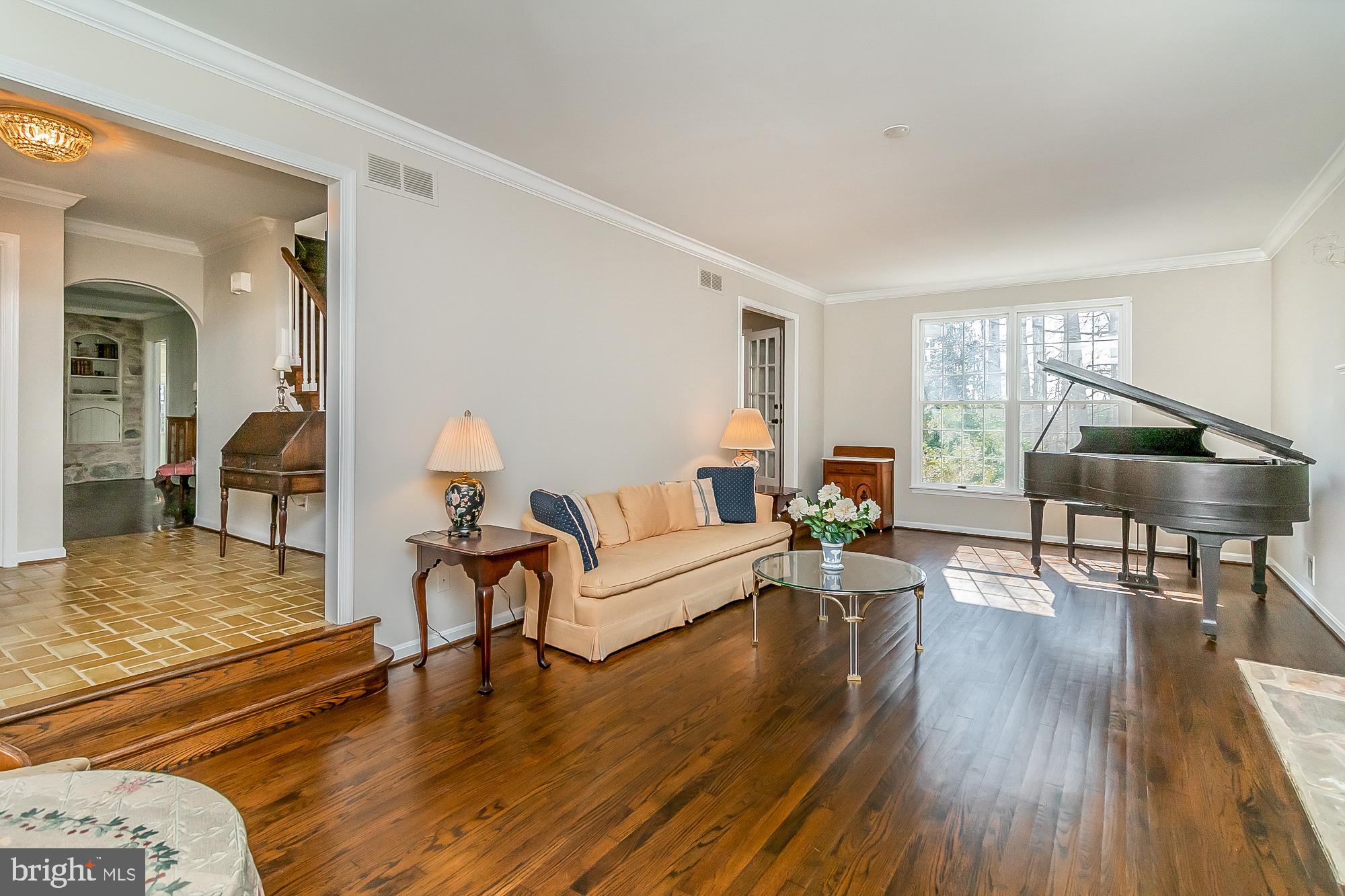 MANOR WOODS - Residential