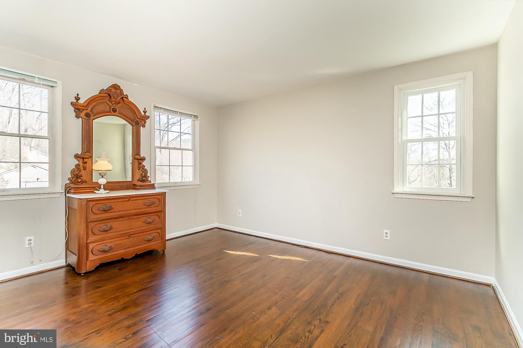 MANOR WOODS - Residential