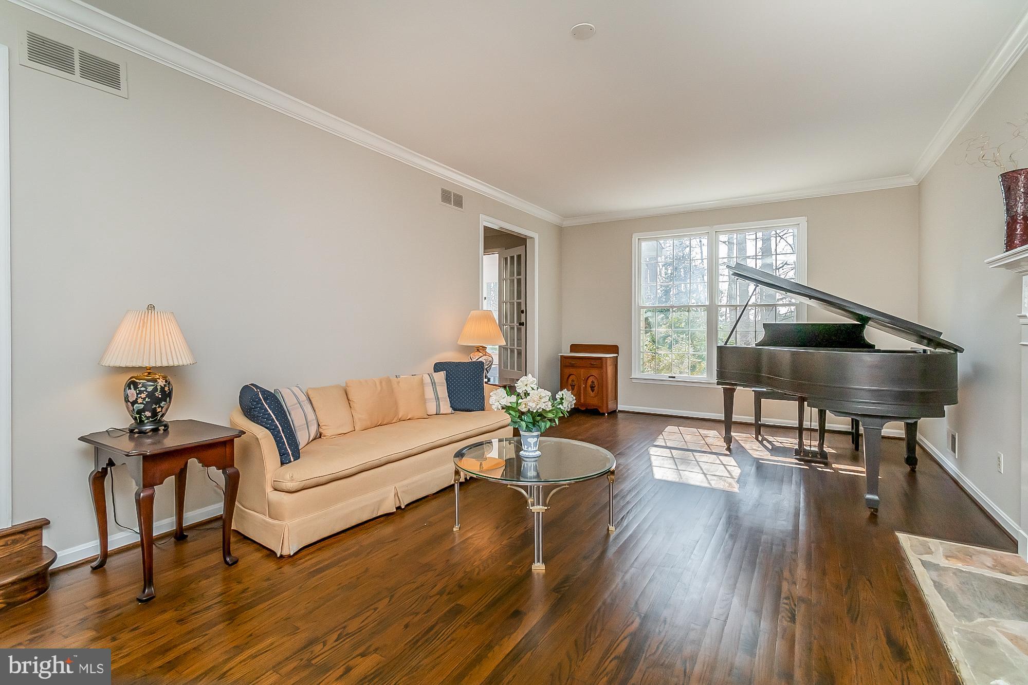 MANOR WOODS - Residential