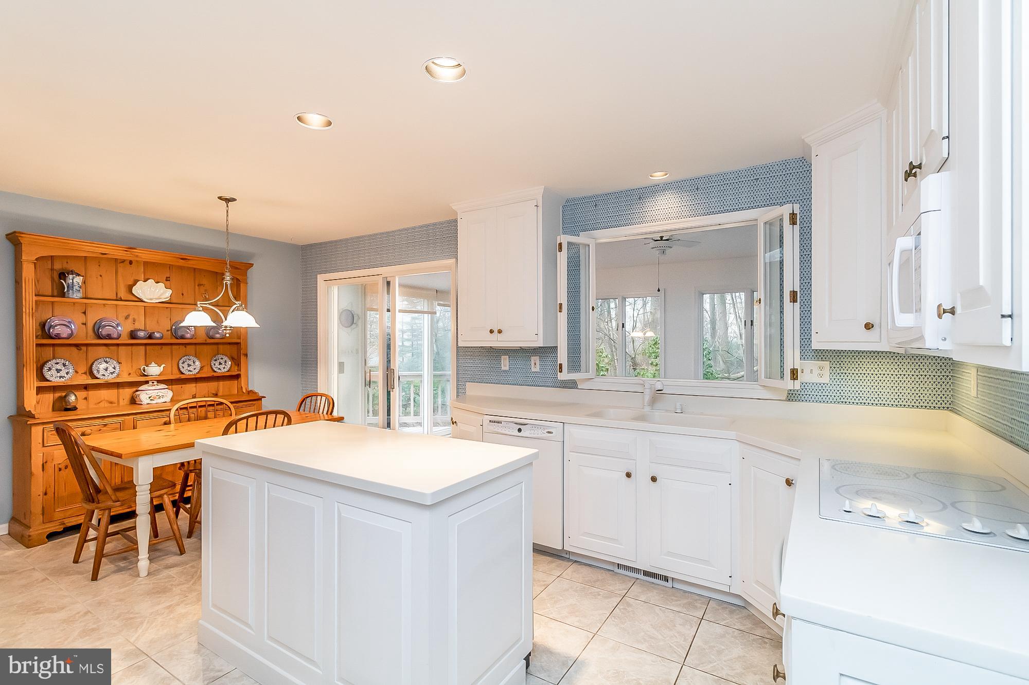 MANOR WOODS - Residential