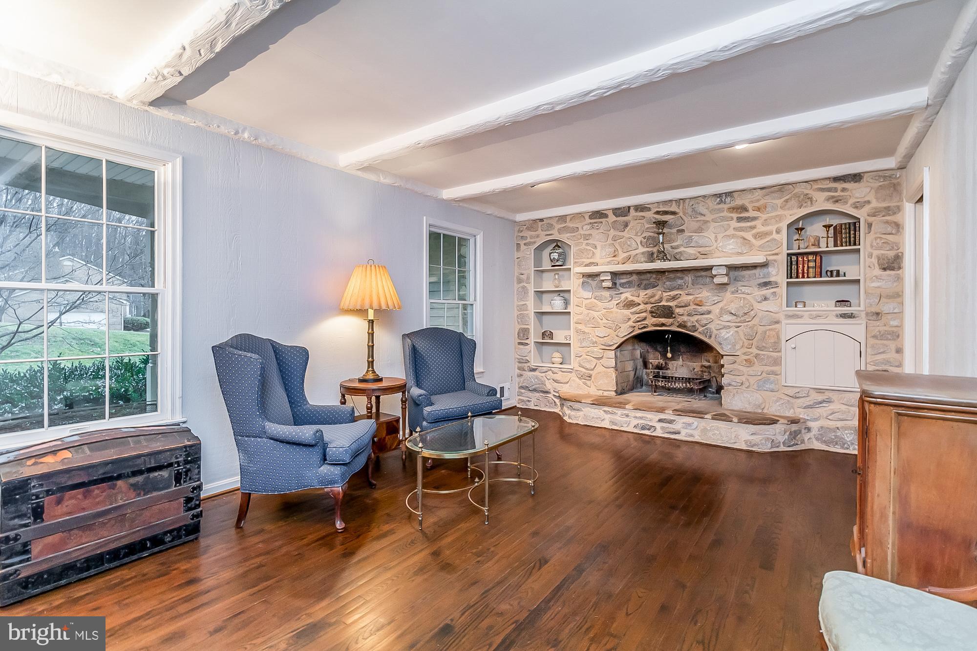 MANOR WOODS - Residential