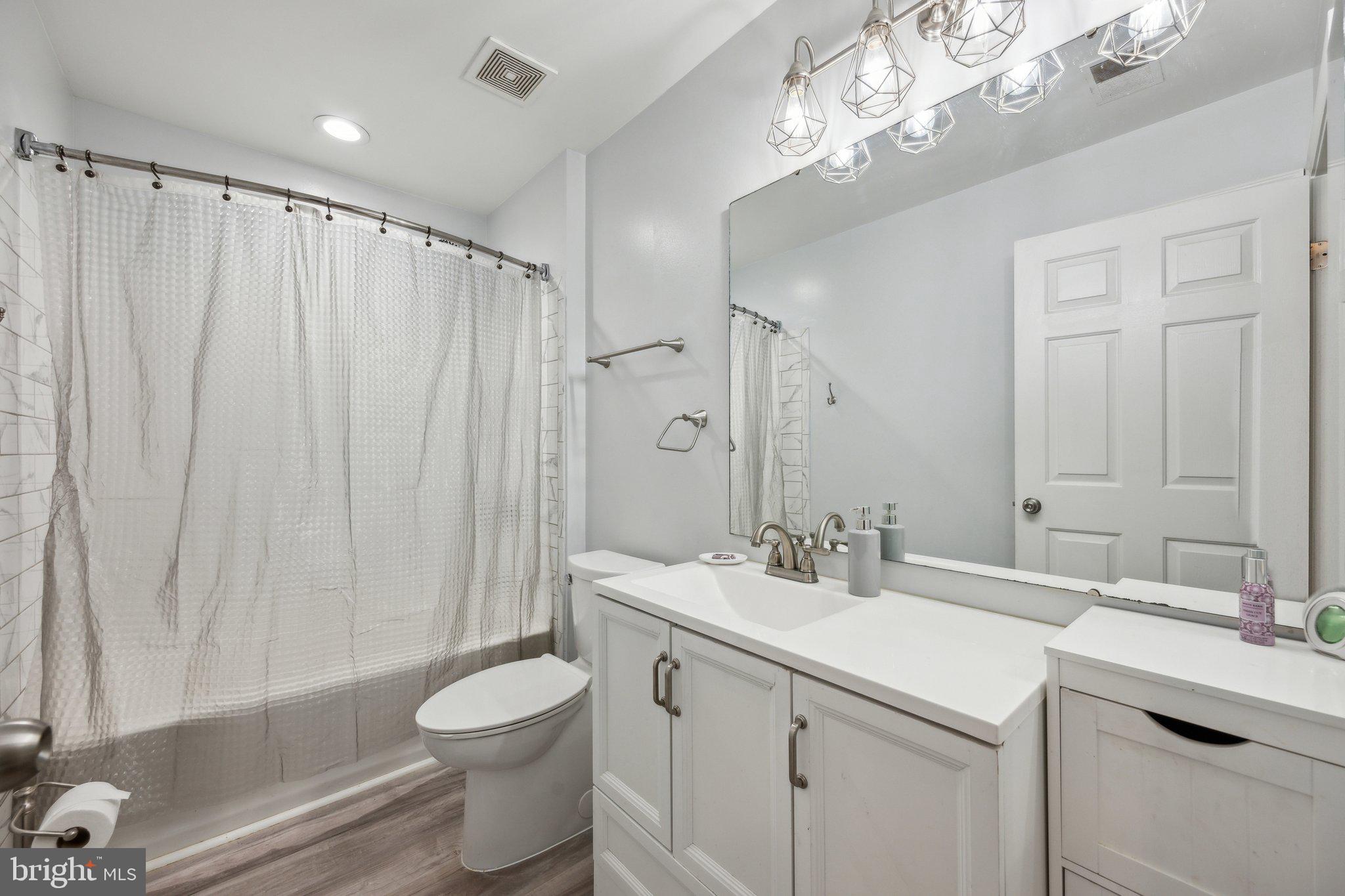 SUMMIT CREEK - Residential