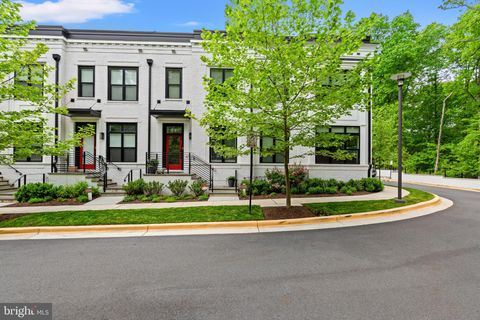 Photo of 11314 Emerald Park Road, POTOMAC, MD 20854 (MLS # MDMC2170308)