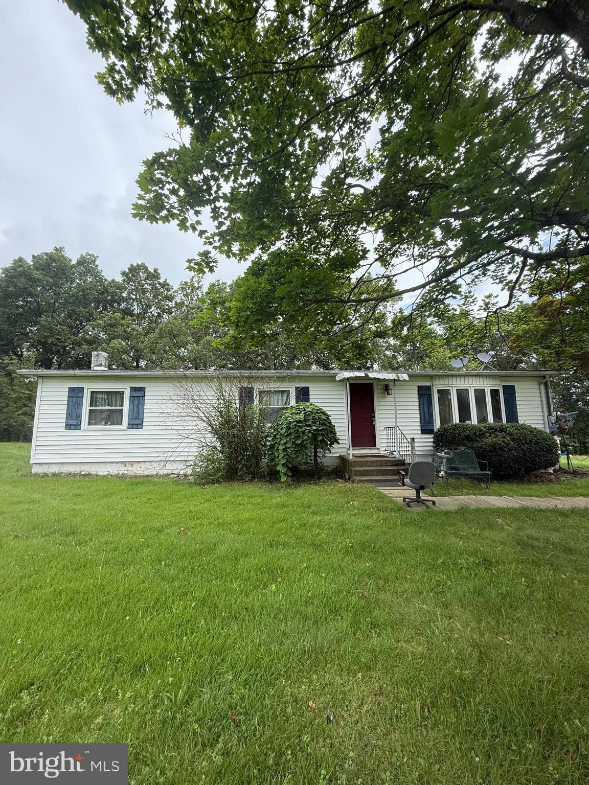3-bedroom, 1-bathroom rancher for sale on nearly an acre of land, just minutes from the Appalachian Trail. The home needs some work but is priced right and offers strong value for the area. Perfect opportunity for investors, DIY buyers, or anyone looking to create their ideal retreat in a scenic, sought-after location.