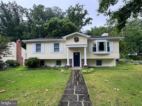 Photo of 59 Sleepy Hollow Road, ANNAPOLIS, MD 21401 (MLS # MDAA2148920)