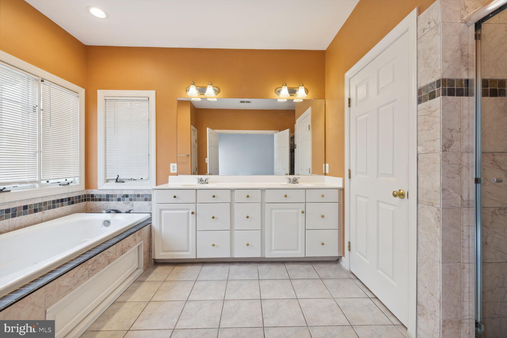 AMBERLEA FARM - Residential