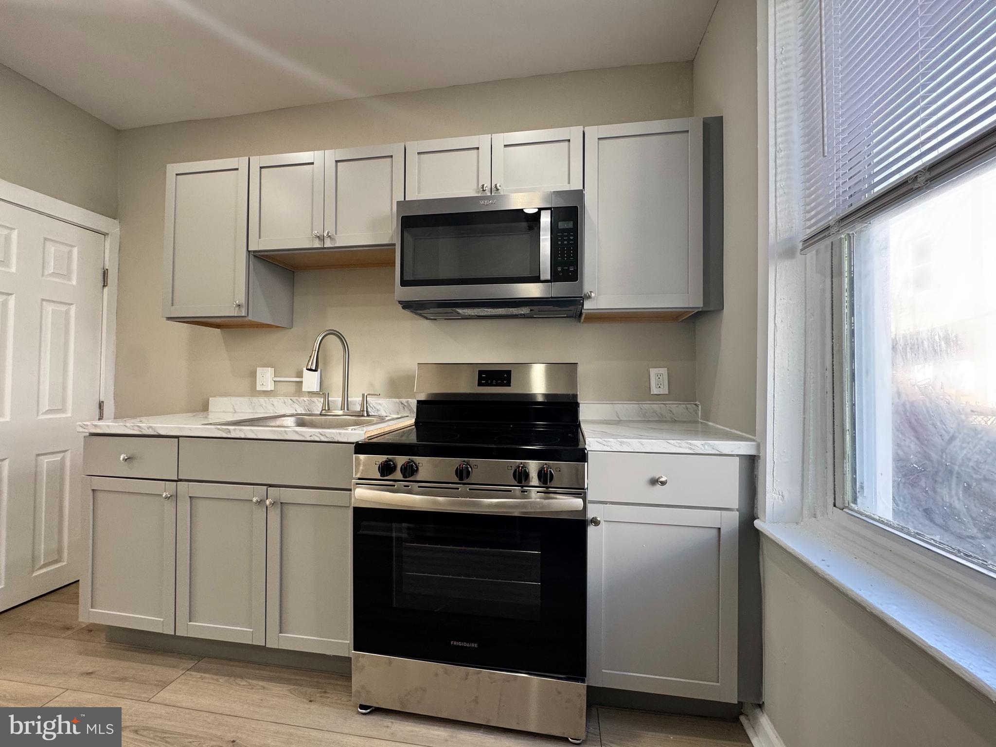 PORT RICHMOND - Residential