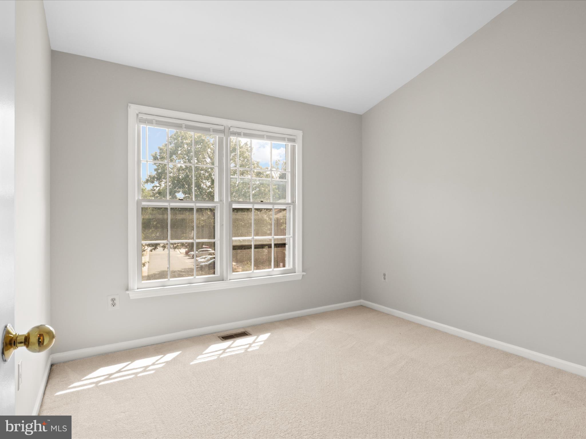 WILLOW CREEK - Residential Lease