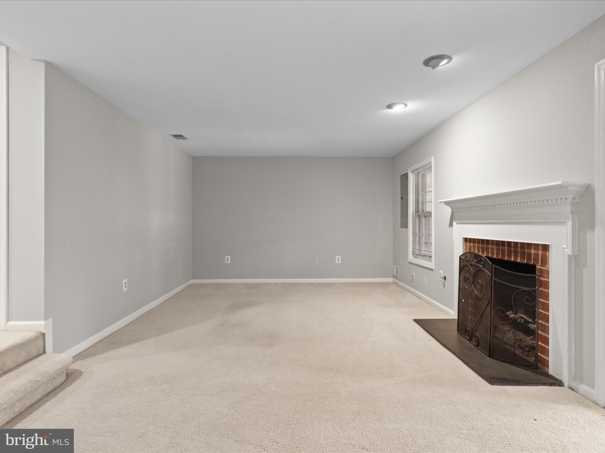 WILLOW CREEK - Residential Lease